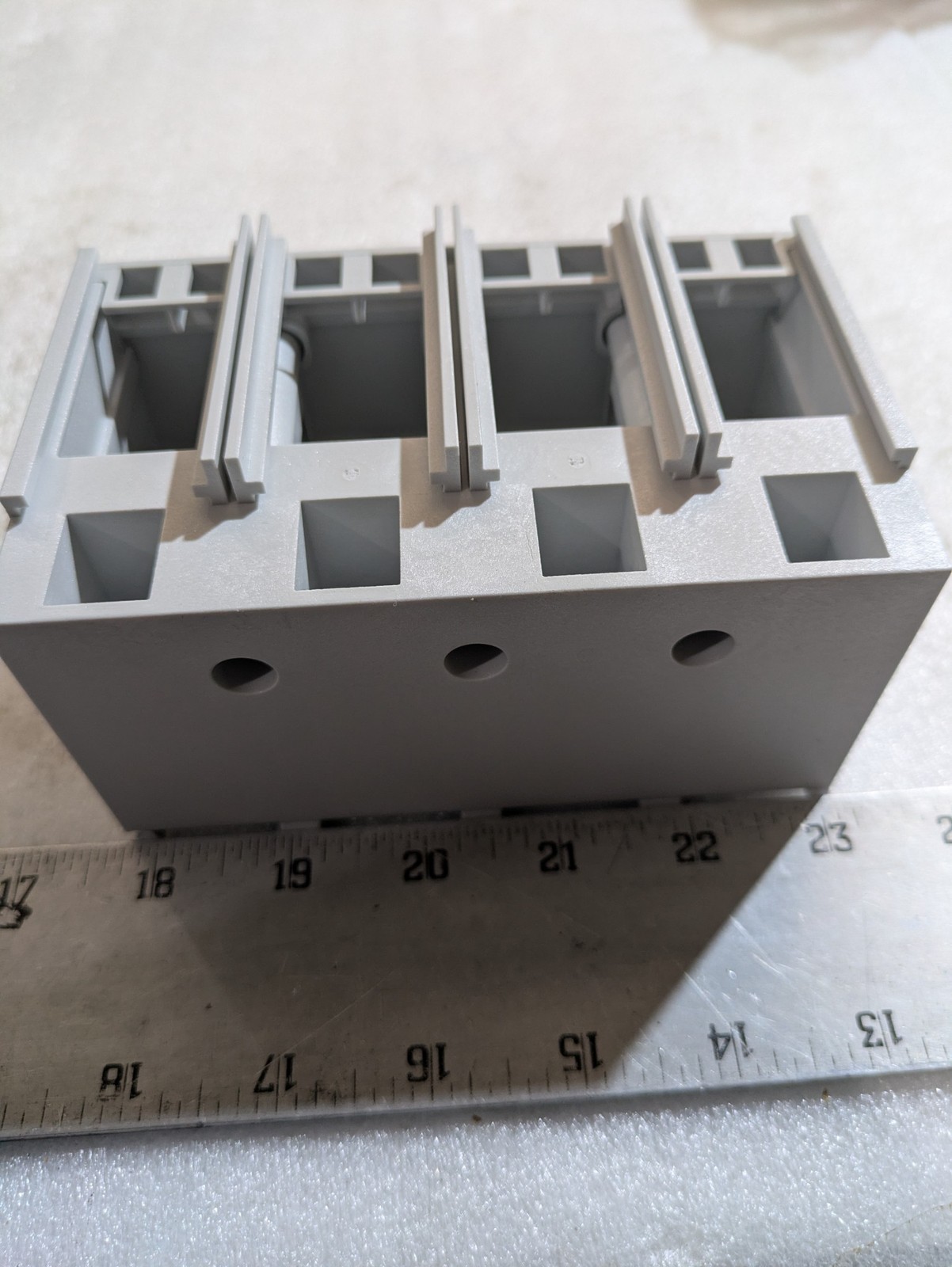 EATON NZM2‑4‑XKSA 266770 4‑Pole Terminal Cover Accessory for NZM2 Screw Conn Ind