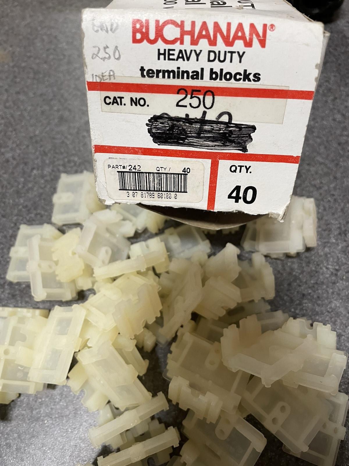 Buchanan 250 Terminal Block End Section (Lot of 42) w/Box 600V Nylon