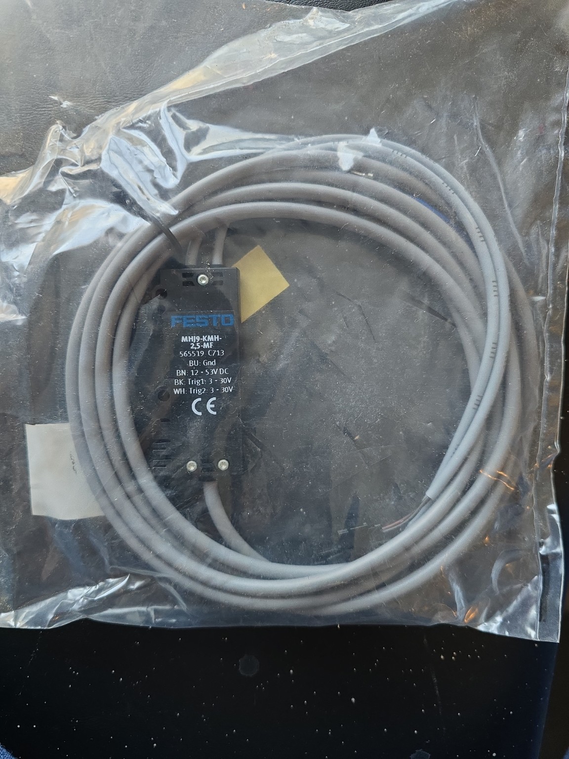 Festo Pneumatic System Kit – Manifold + 2x MHJ9-MF Solenoid Valves + 2x Cables