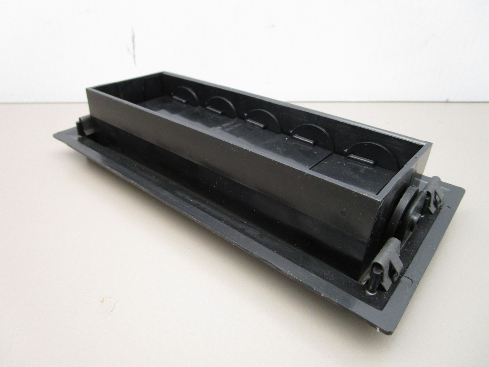 New Flyer Molded Products HVAC Vent Assembly Fits a 6-1/2″ x 2-3/4″ Hole