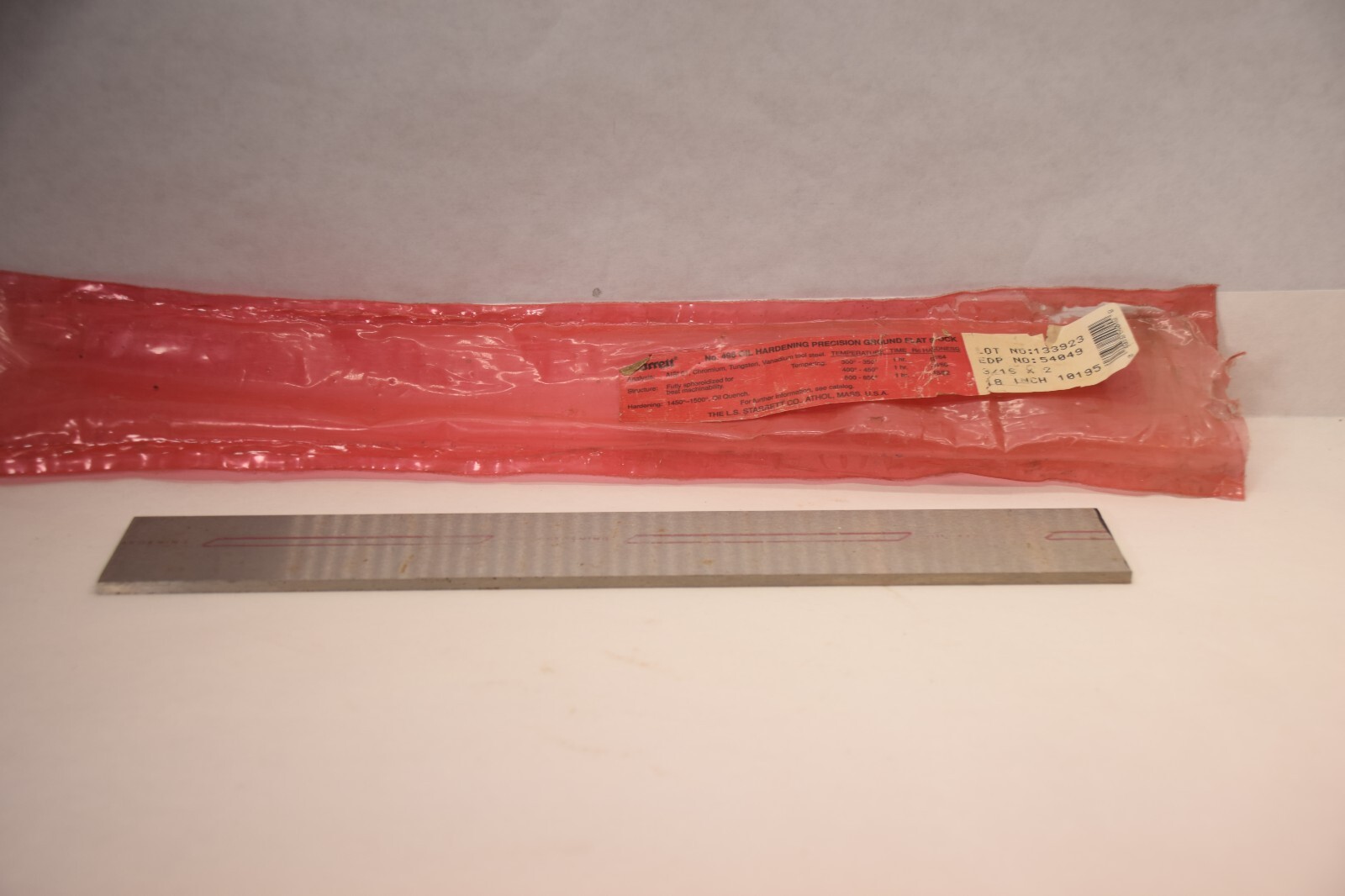 STARRETT 496 54049 3/16″ x 2″ x 13-7/8″ Oil Hardening Solid Bar Flat Stock