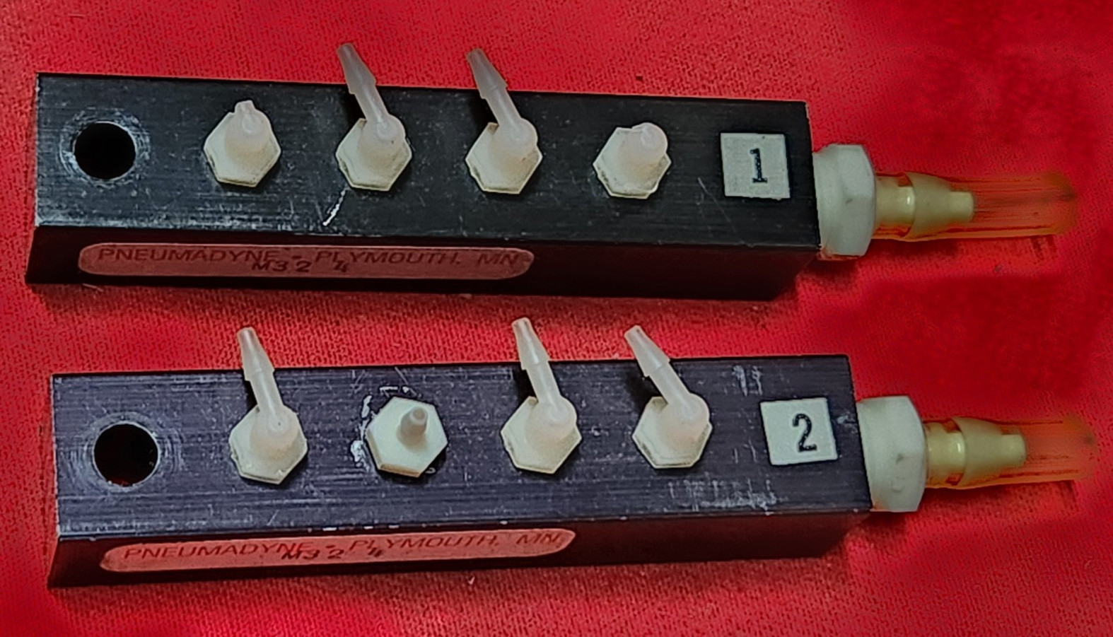 2 PNEUMADYNE M32 4 inline air gas Manifold 6w6