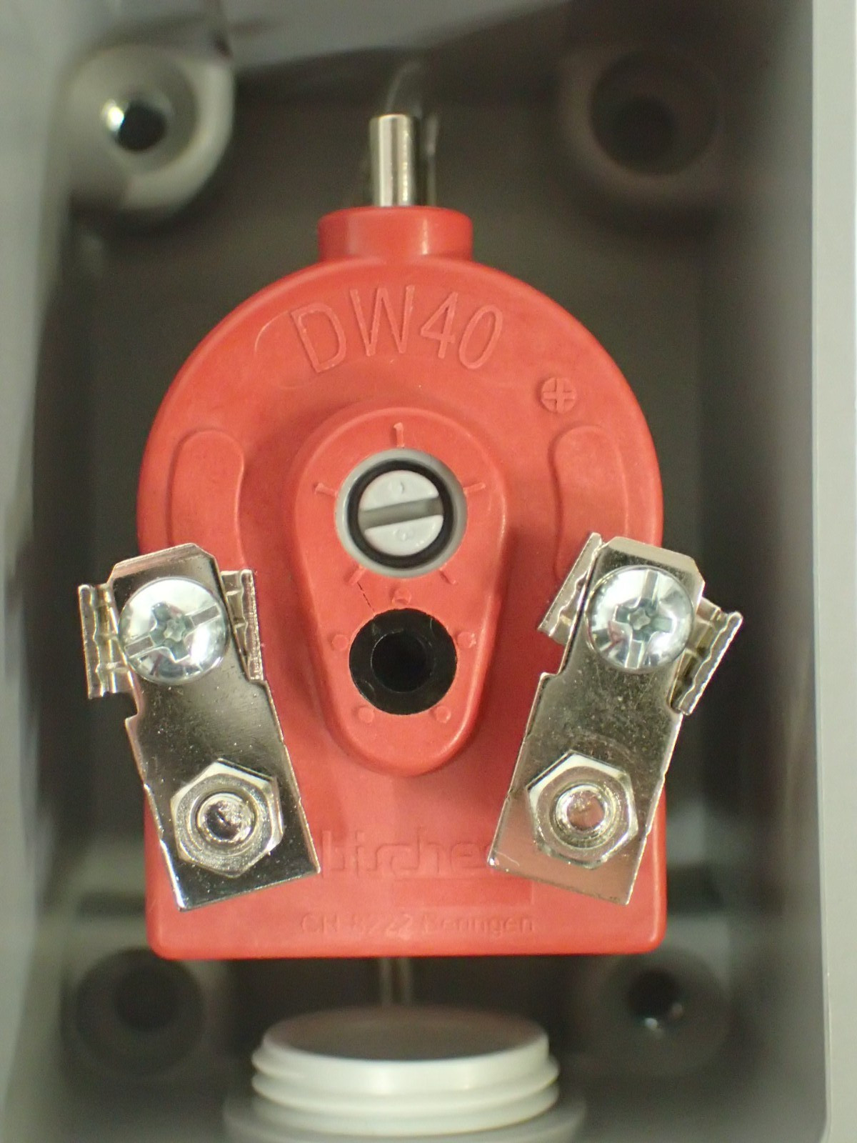 BIRCHER DW40 CH-8222 PNEUMATIC SWITCH IN HOUSING