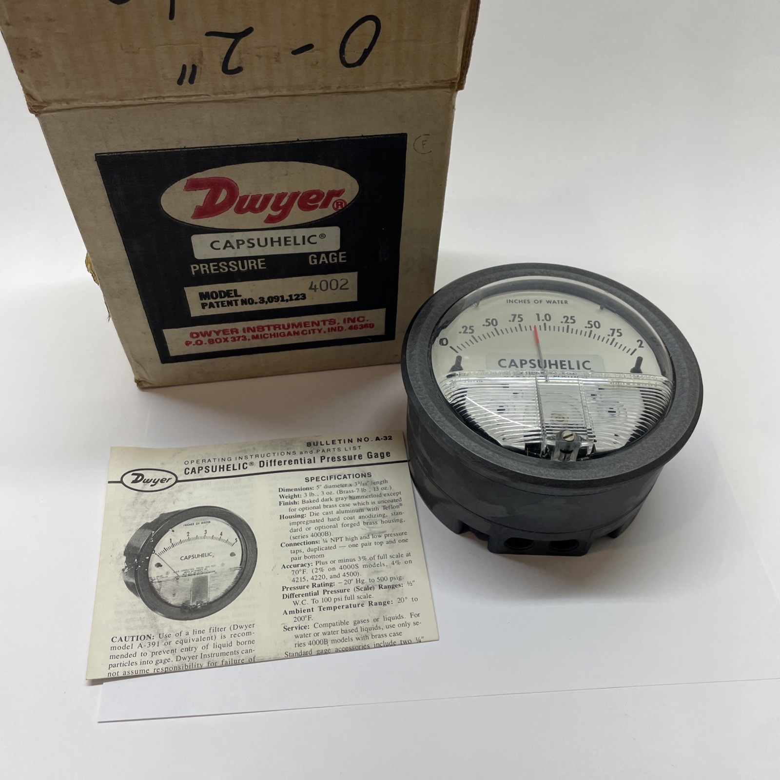 NEW Dwyer 4002 Capsuhelic Differential Pressure Gage – 0-2″ W.C.