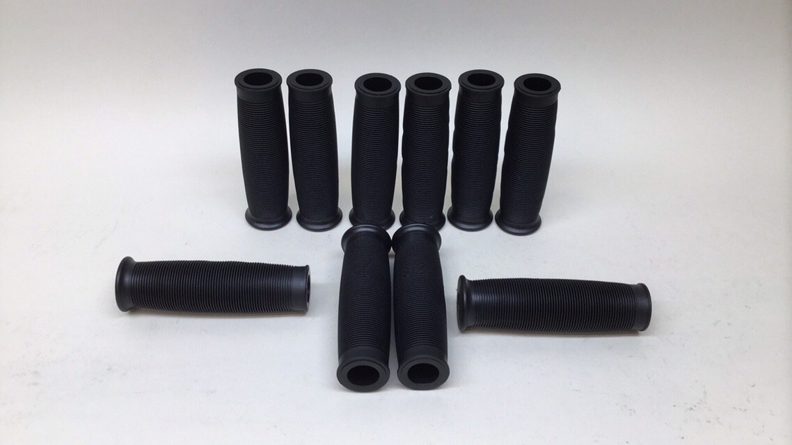 Gripworks 341544 Injection Grip Saturn 3 Hunt Wilde 4-1/2″ L (Pack of 10)