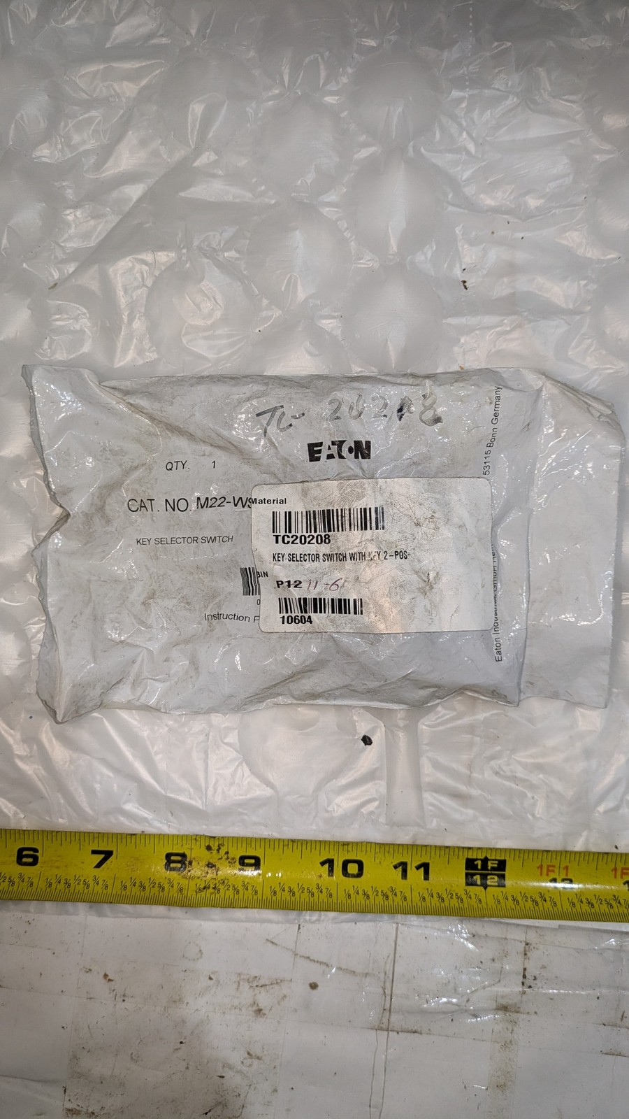 EATON M22-WS KEY SELECTOR SWITCH WITH KEY 2-POS P12