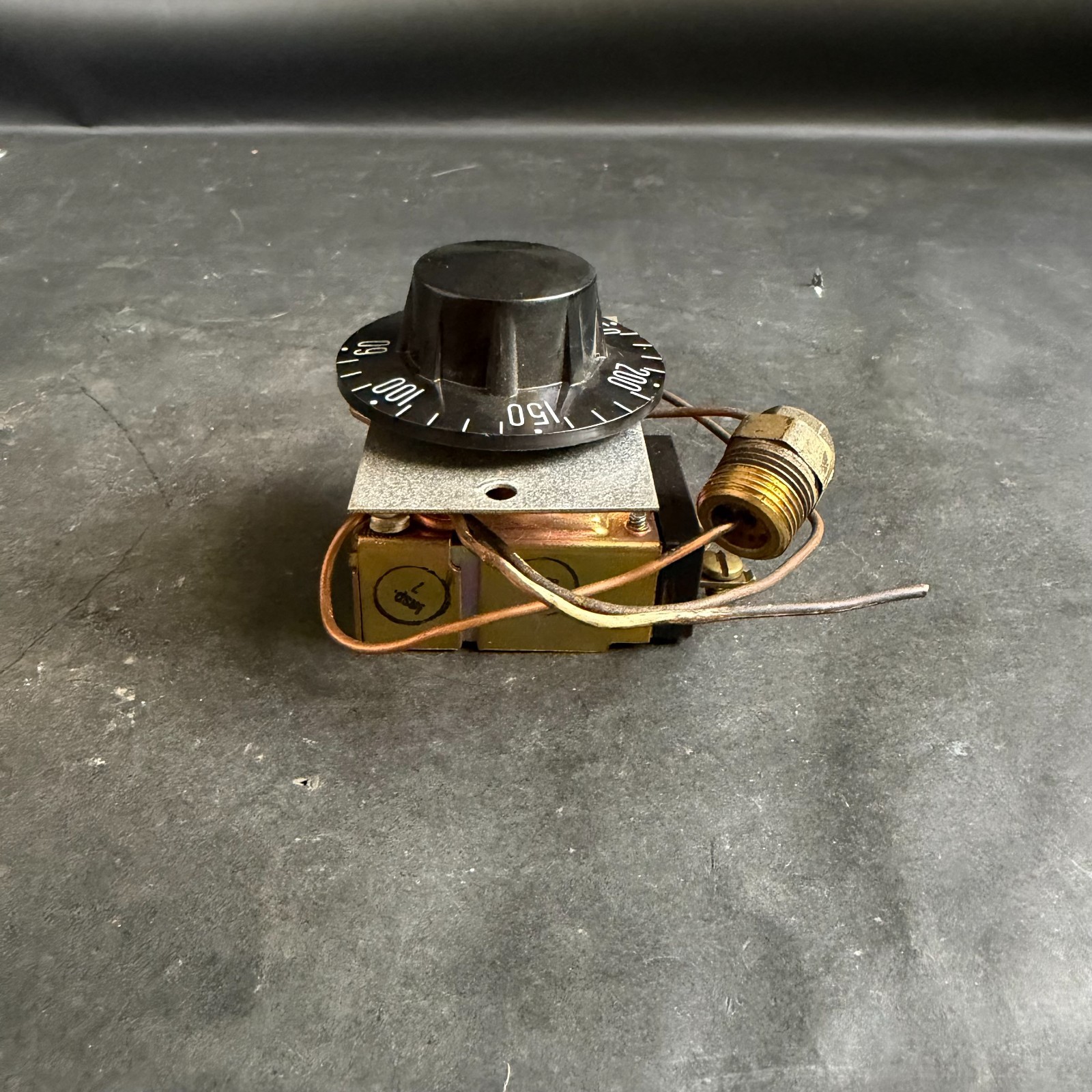 ROBERTSHAW K-229-36 THERMOSTAT ($50 OBO)
