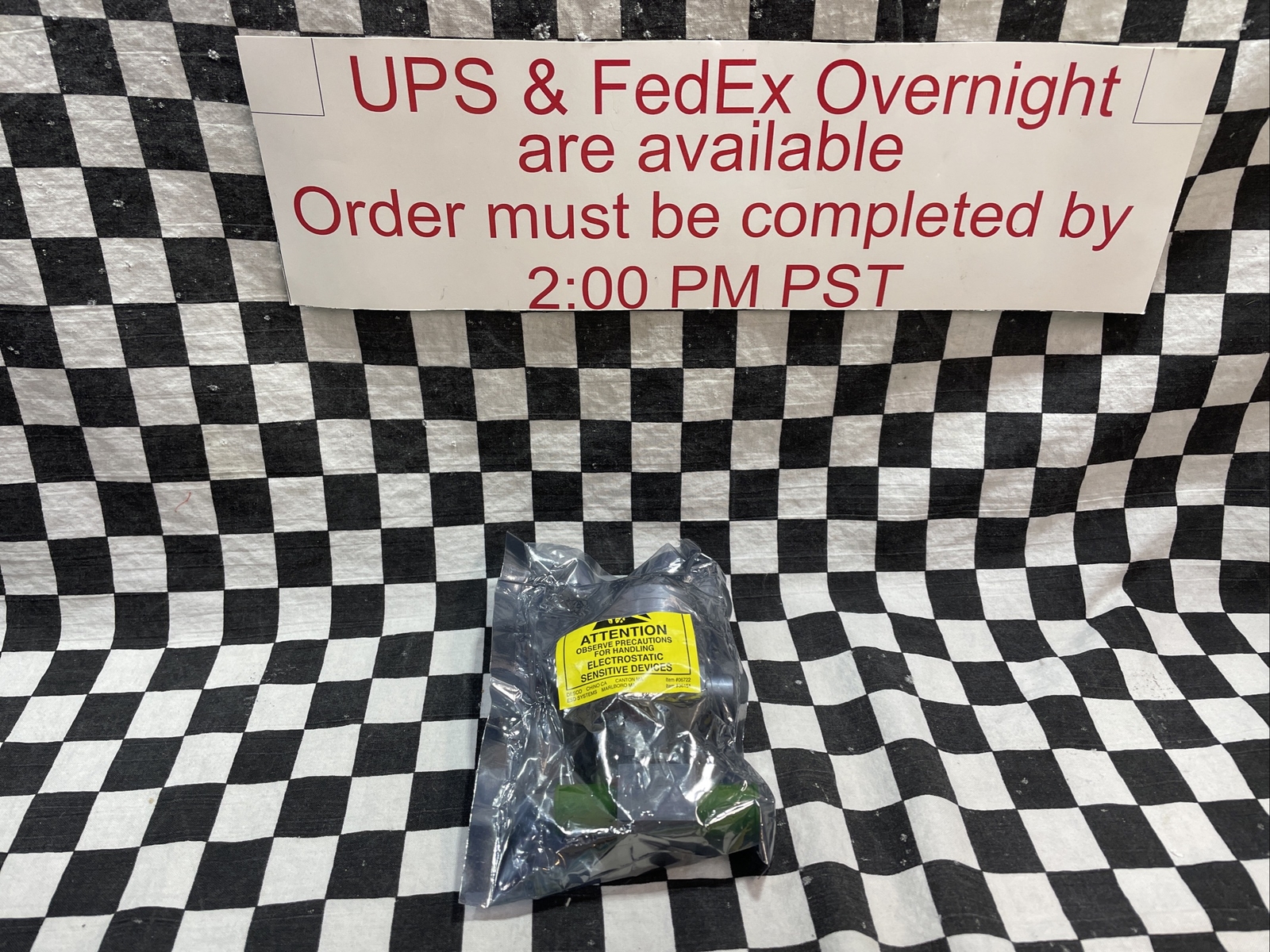 SWAGELOK Bellows Sealed Valve 1/4″ VCO, SS-4BK-VCO-1C, SHIPSAMEDAY #130Z35 Box