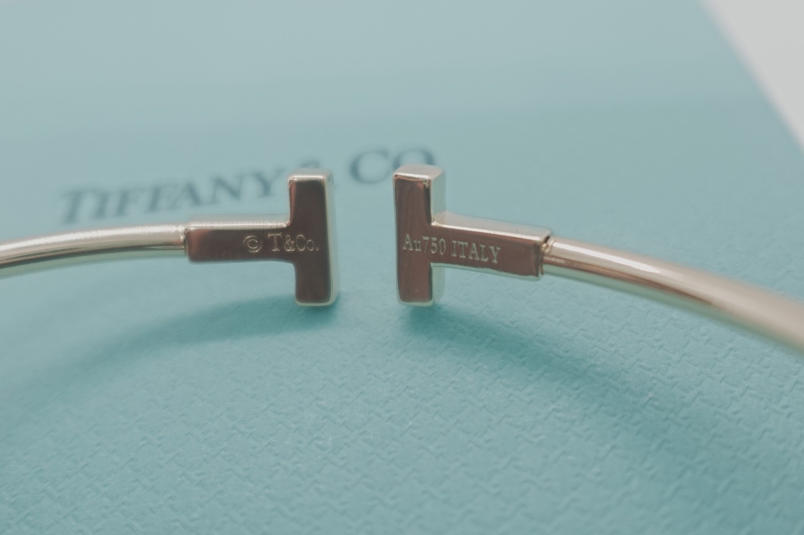New.Tiiffany&Co.T Wire Bangle Bracelet 18k rose Gold Diamond Size small