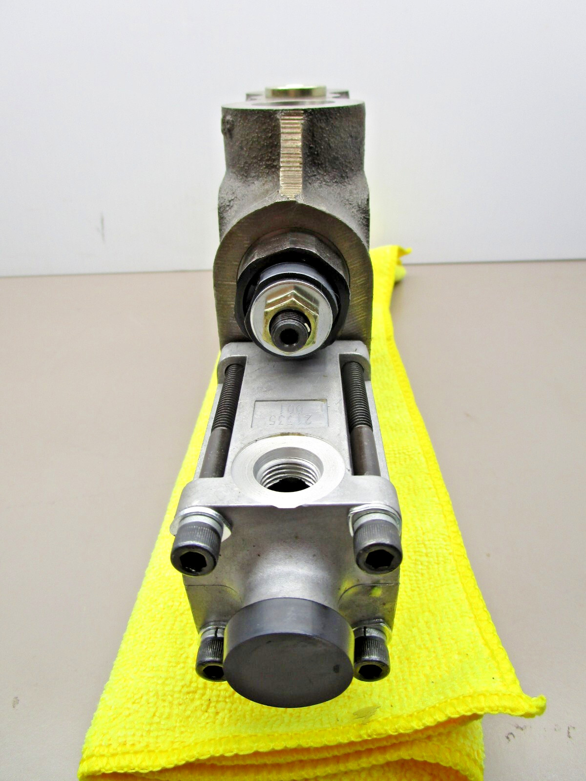 Gresen Hydraulics 20645K Directional Control Valve Section Pneumatic Operators
