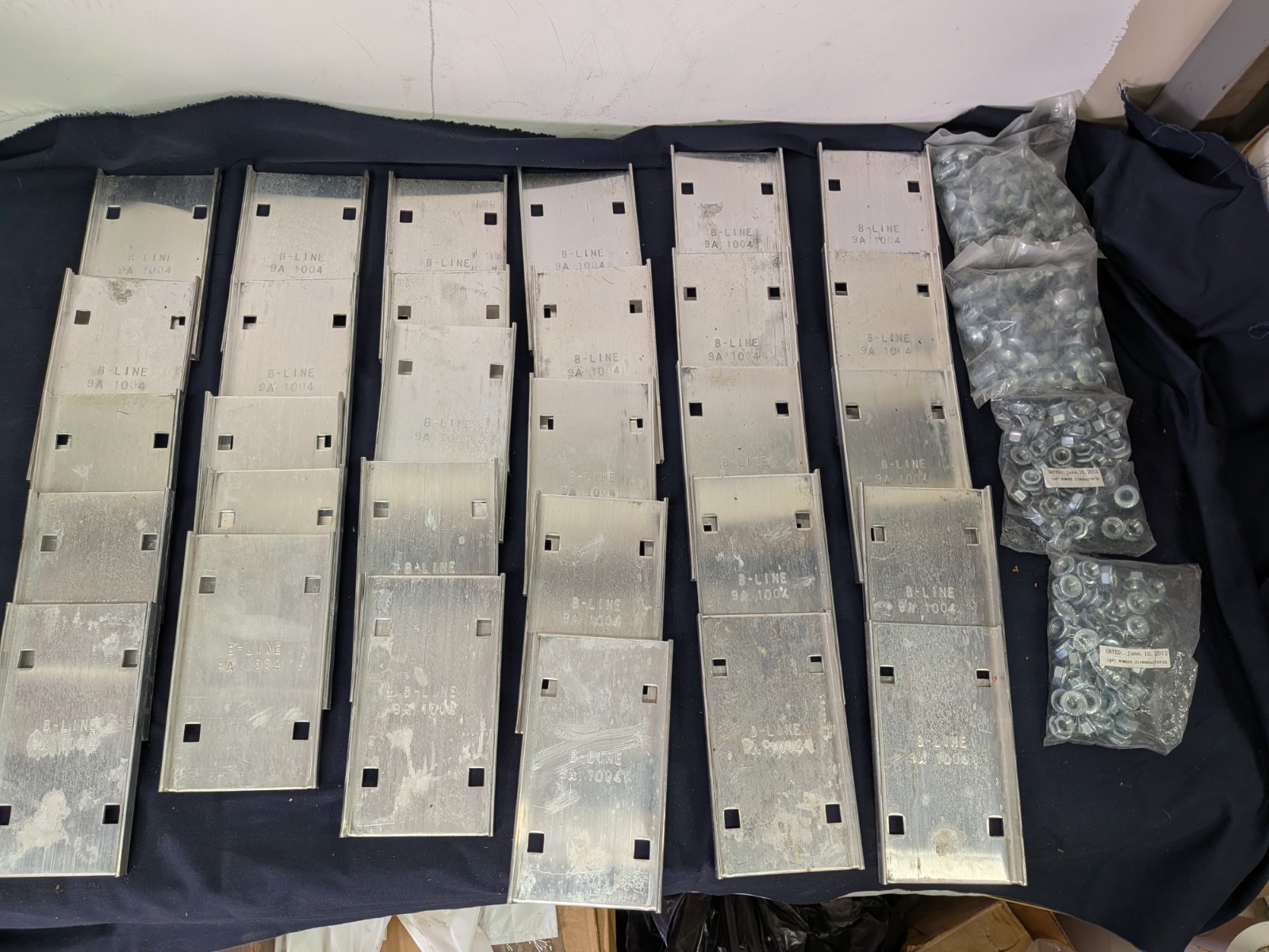 Lot Of 30 B-Line 9A-1004 Wedge Lock Splice Plate w/ Hardware (New)