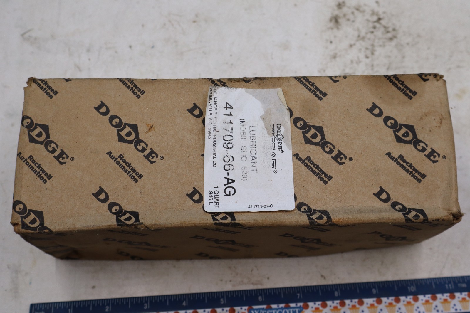 NOS DODGE 411709-66-AG lubricant (mobil SHC 629) 1 Quart .946 L
