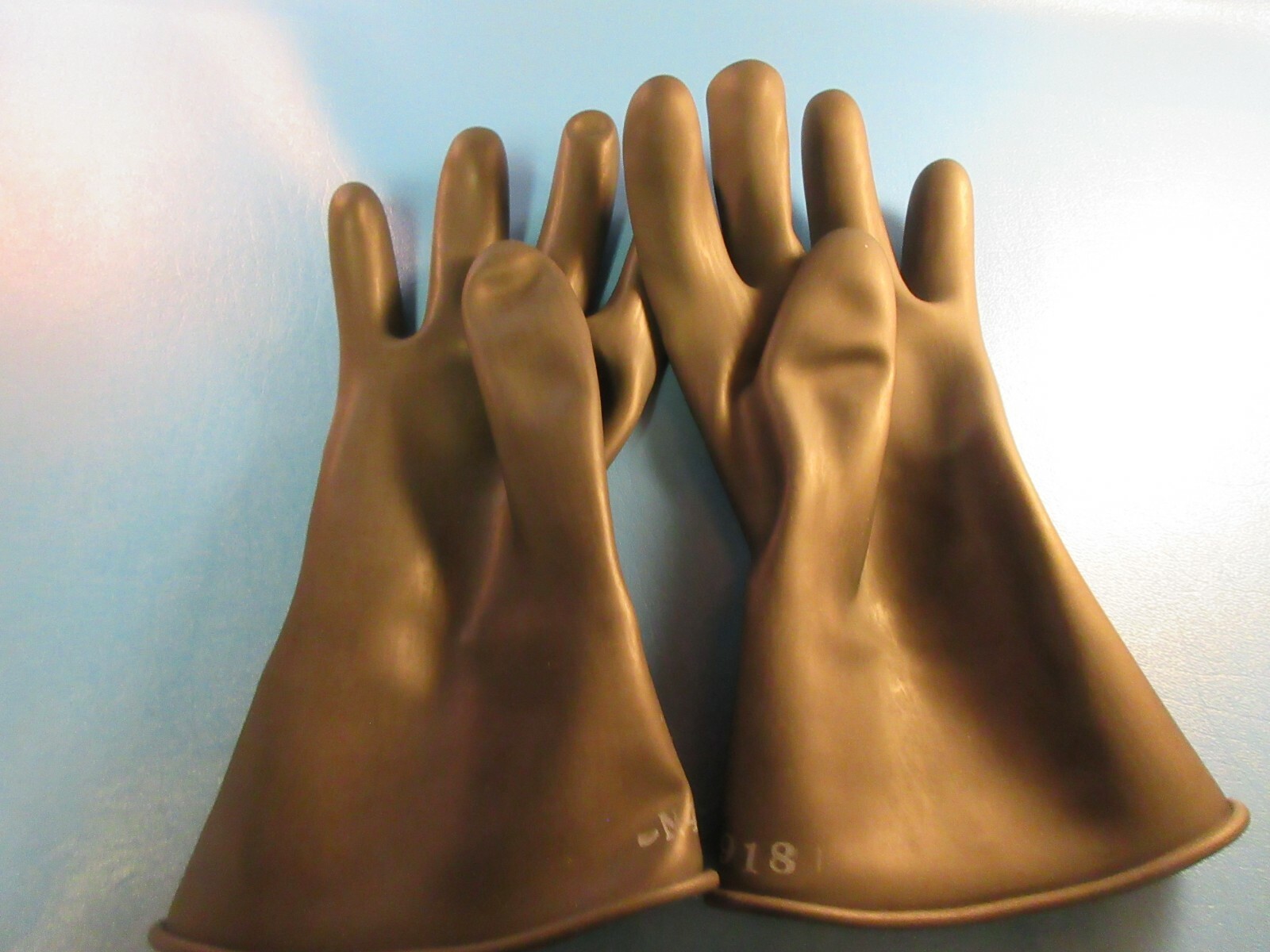 Salisbury E0011B/9 Black Lineman’s Gloves, Size 9, 500 Volts AC Class 00