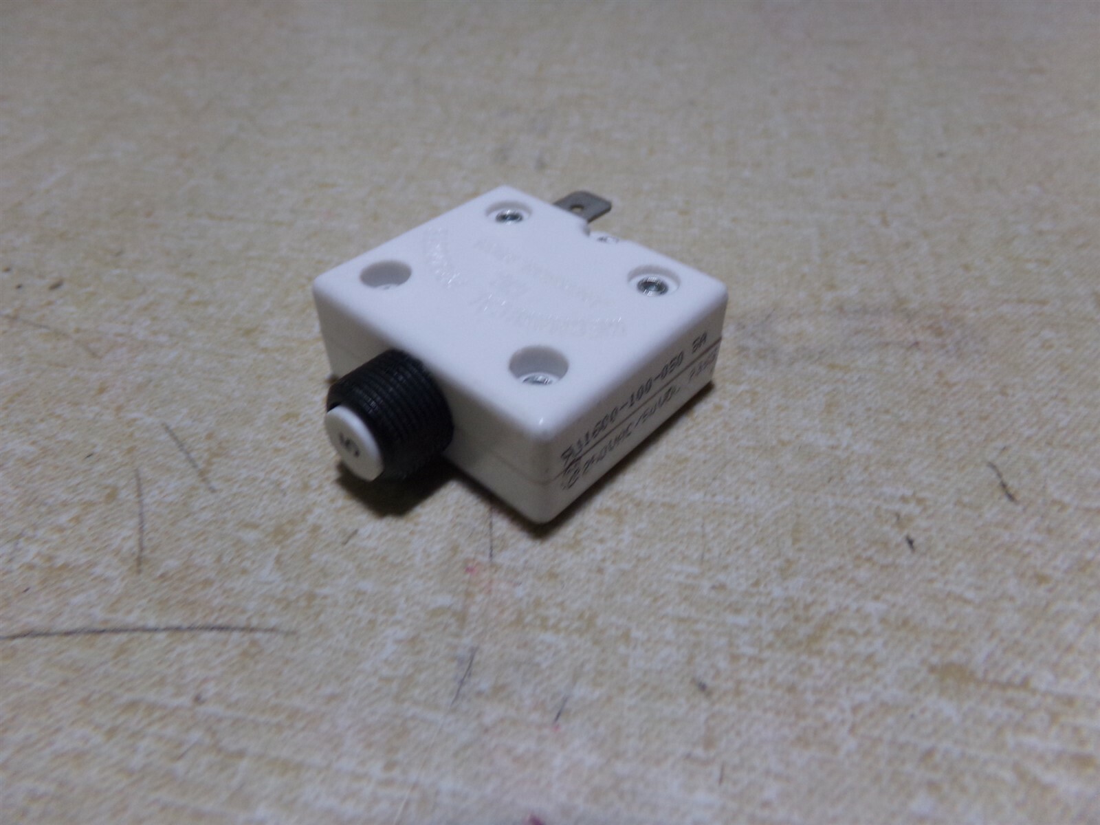NEW Mechanical Products 1600-100-050 5A Circuit Breaker *FREE SHIPPING*