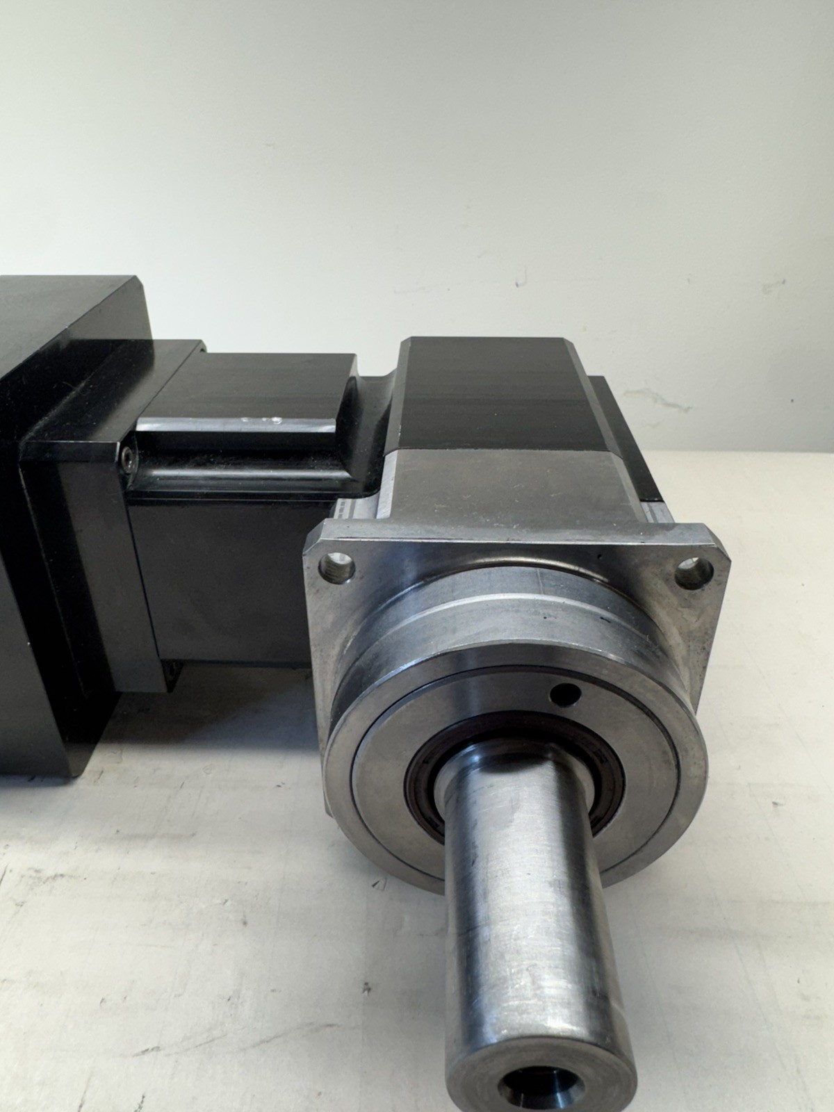 Kollmorgen MT504B1-T1C1 THOMSON MICRON 42-314284-C427 TRUE PLANETARY GEARHEAD