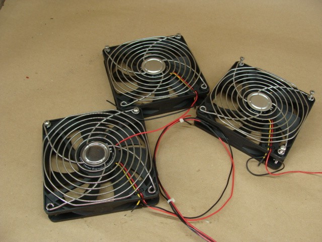 LOT OF 3 UTEC AXIAL FANS AT1225L-24H2B-PF1 400mA 24VDC