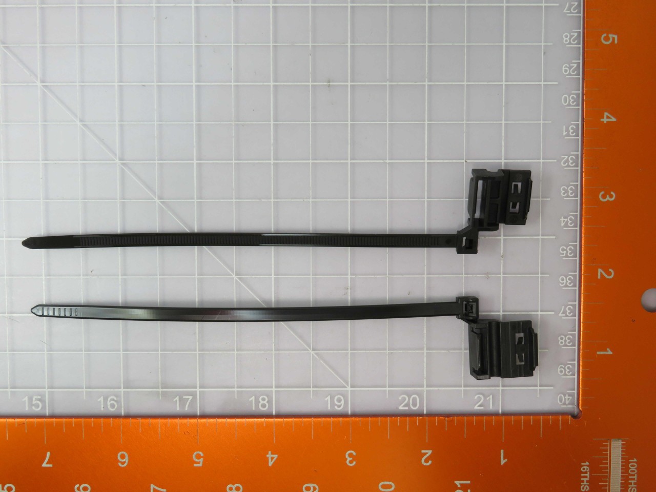 Lot of 869 HELLERMANNTYTON 148-00095 X96676 Cable Ties T50SOSWA3.4E 500/BAG 400