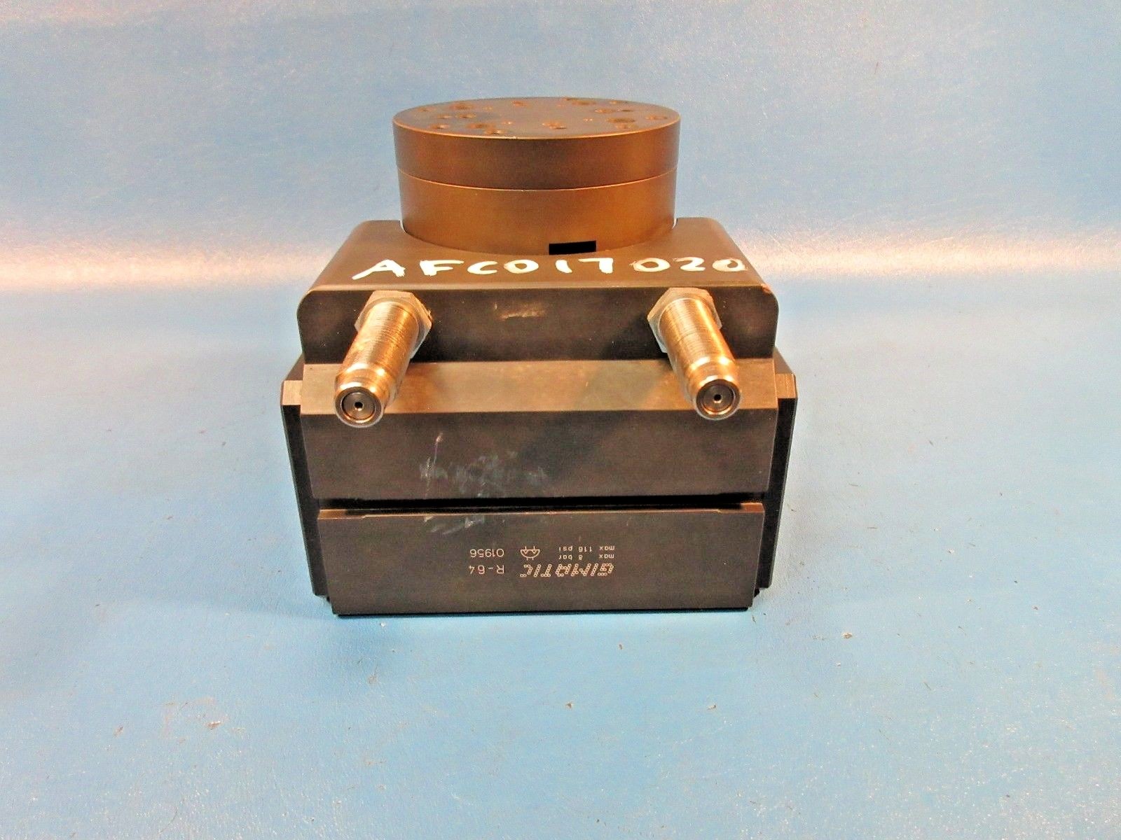 Gimatic R-64, 3 Position Pneumatic Swiveling Unit
