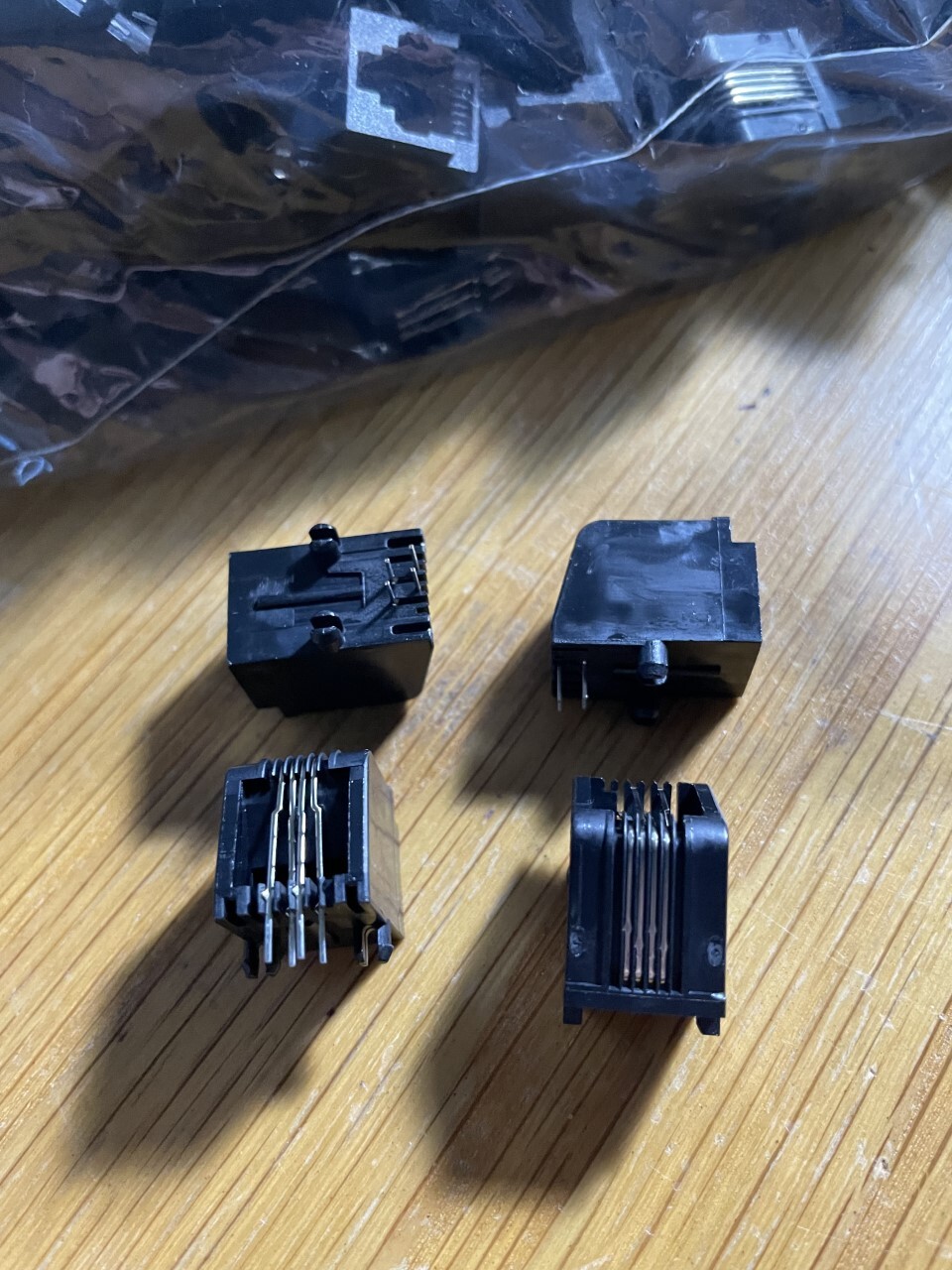 A lot of 10 AMP 554848-1 PC M/jack assembly, side entry , 4 pos.