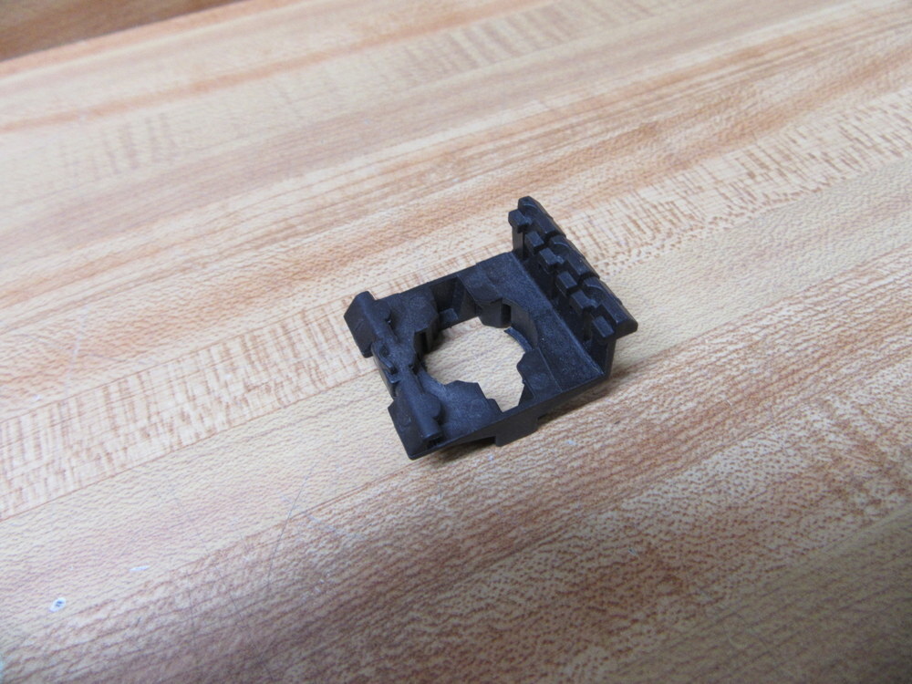 Eaton Moeller Klockner BE3 Mounting Bracket A22-BE3 (Pack of 16)
