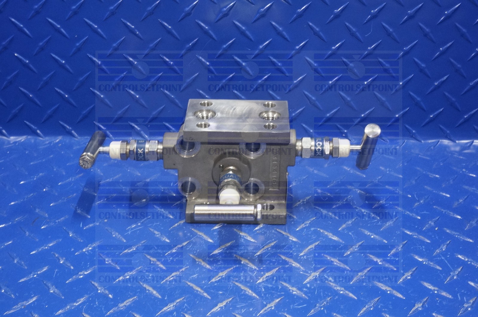 ANDERSON GREENWOOD MANIFOLD MT3VIS-2 NSP 3 VALVE MANIFOLD