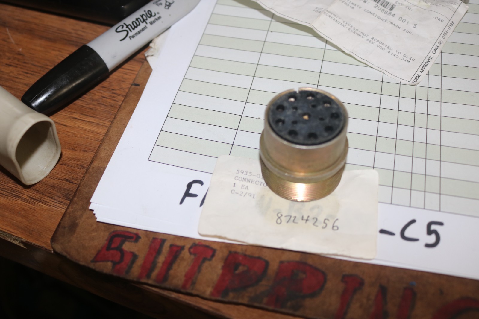 NOS USGI Ordnance electrical connector PN 8724256 5935-01-024-9153