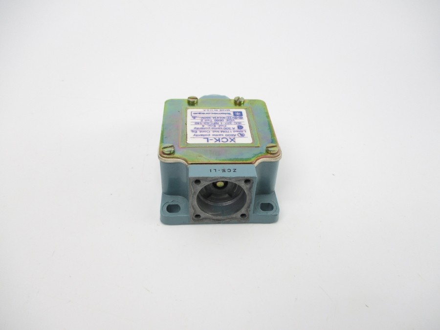 TELEMECANIQUE XCK-L 380V 10A (AS PICTURED1) NSNP