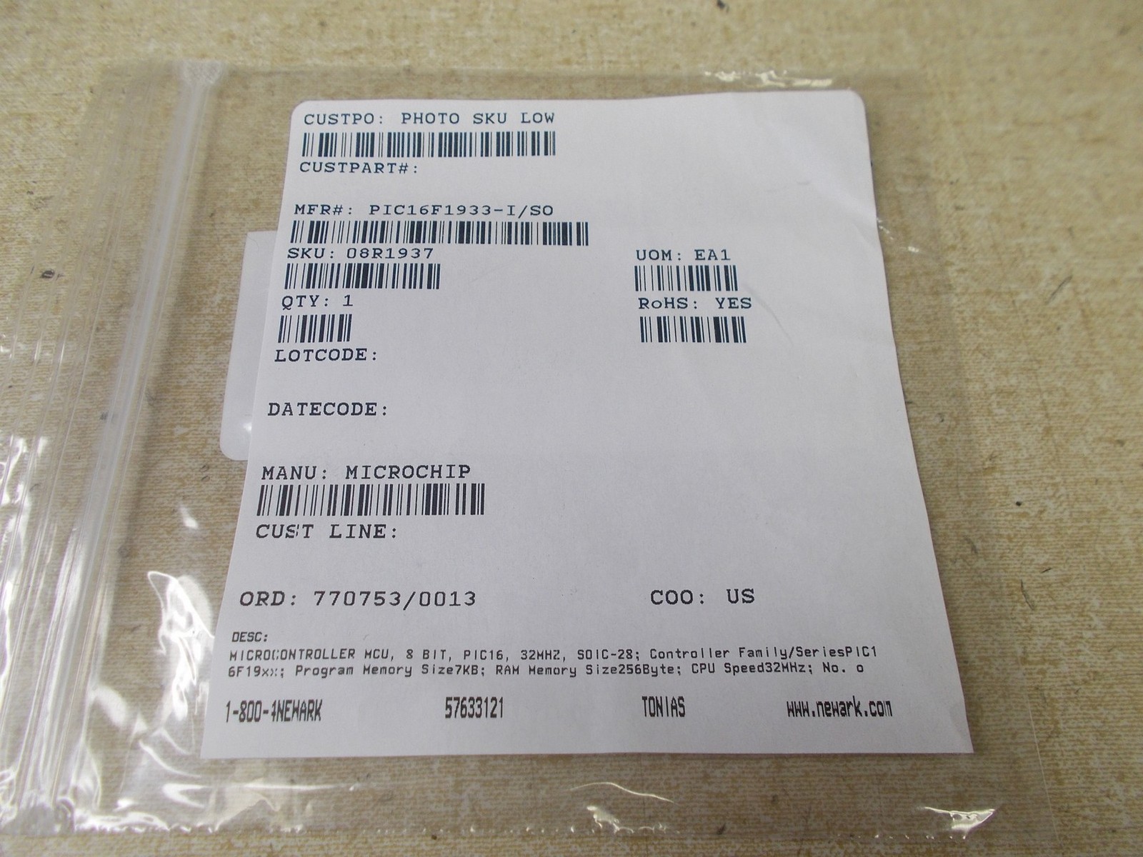 NEW Microchip PIC16F1933-I/SP Microcontroller *FREE SHIPPING*
