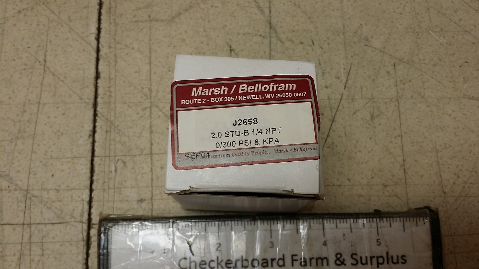 NOS Marsh-Bellofram Pressure Gage Gauge J2658 30154-L 1/4″ 0-300 PSI 0-2100 KPA