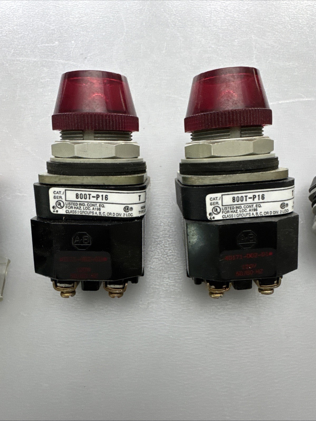 Lot of 5 MIX ALLEN BRADLEY 800T-QB24G PUSHBUTTON ILLUMINATED GREEN READ