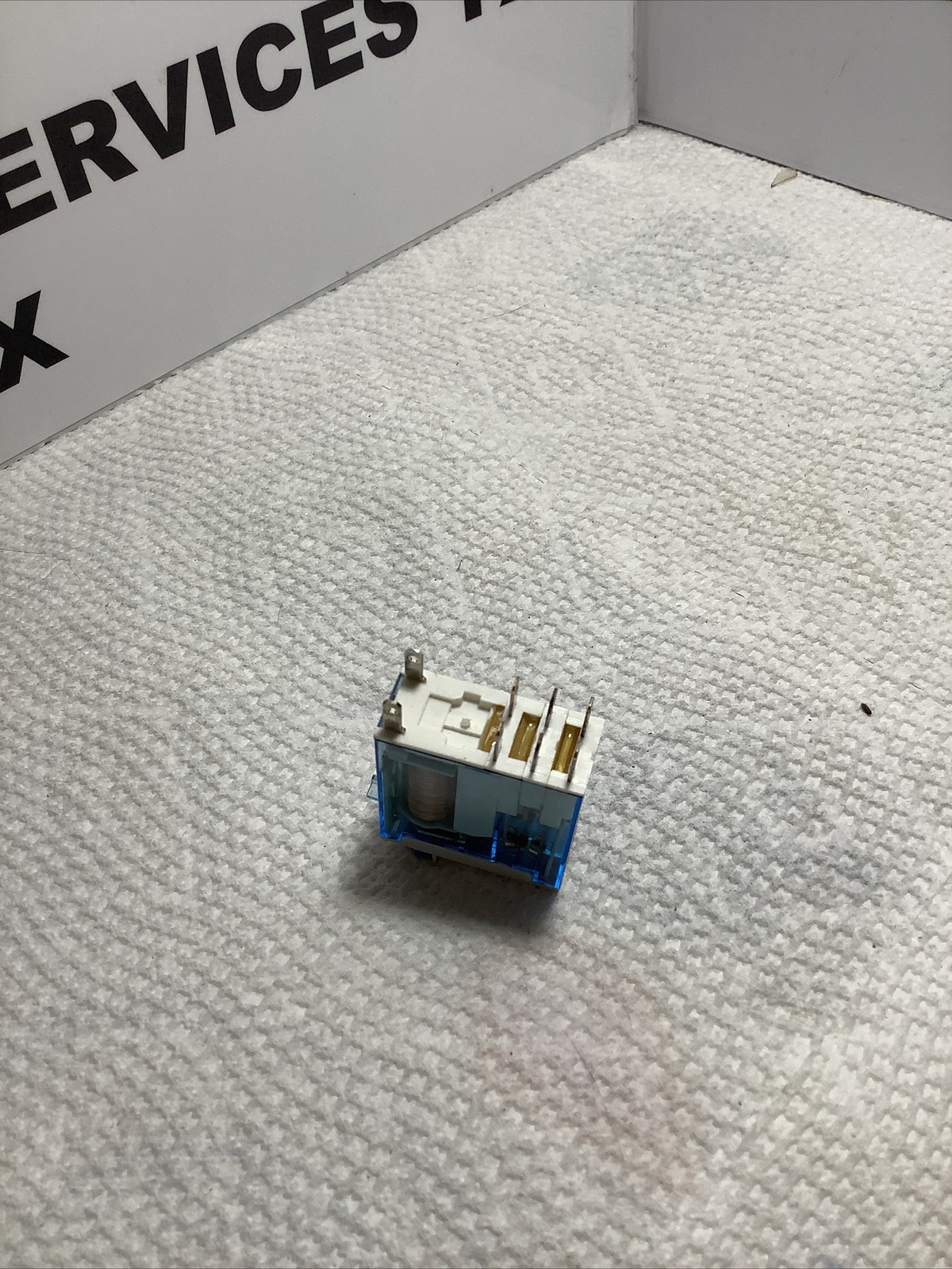 Allen Bradley Relay 700-HK32Z24-3-4 Ser B 24Volt