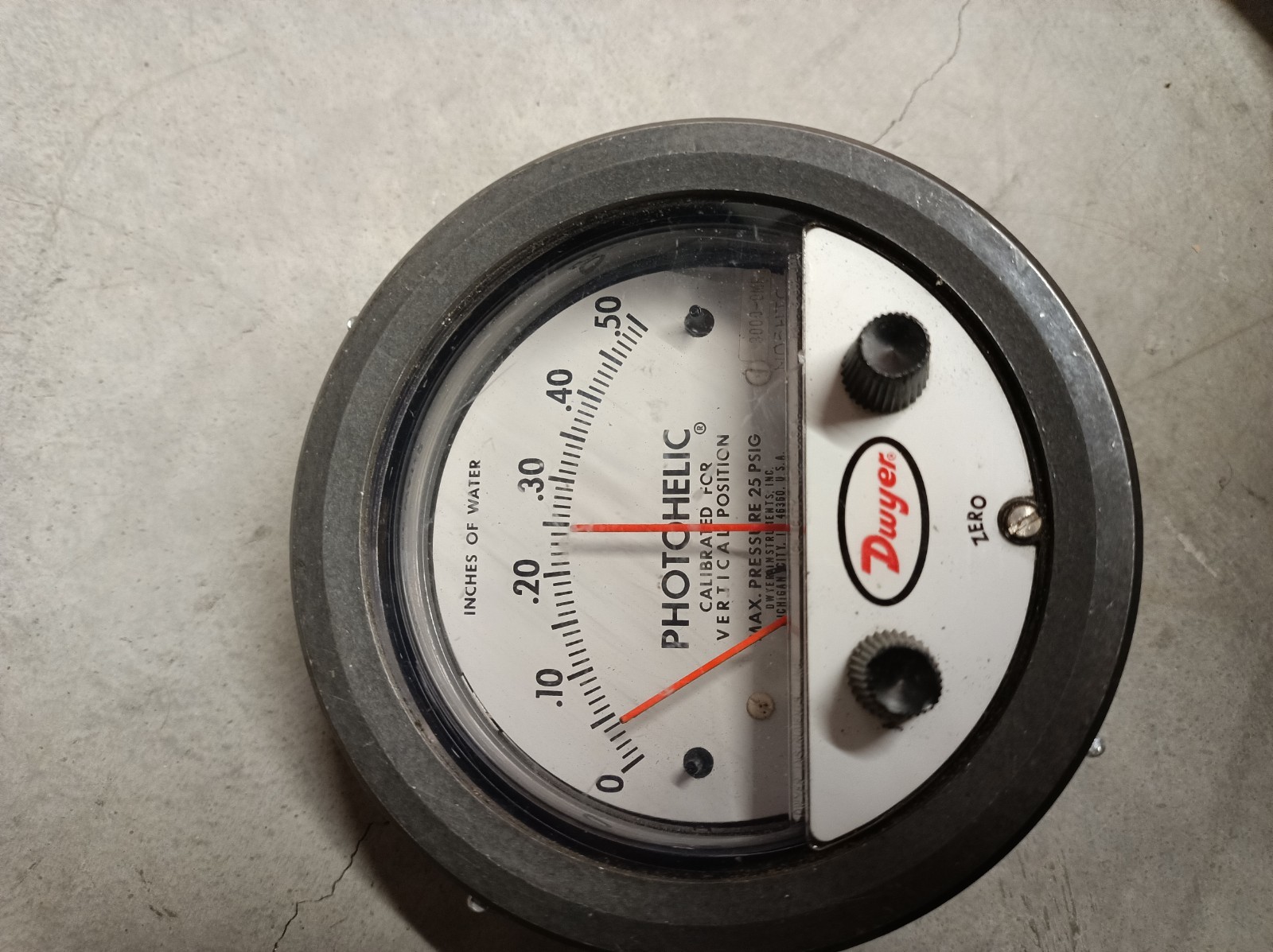 Used Dwyer 3000-0MR Photohelic Pressure Gauge 3000MR 3000-OMR Max Pressure 25psi