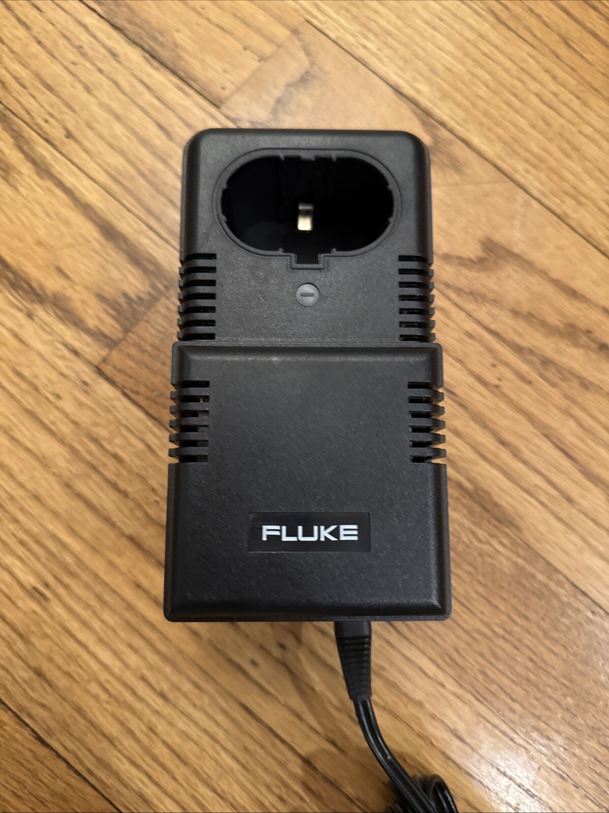 Genuine Fluke PM8906/803 120V Ni-Cd Quick Charger