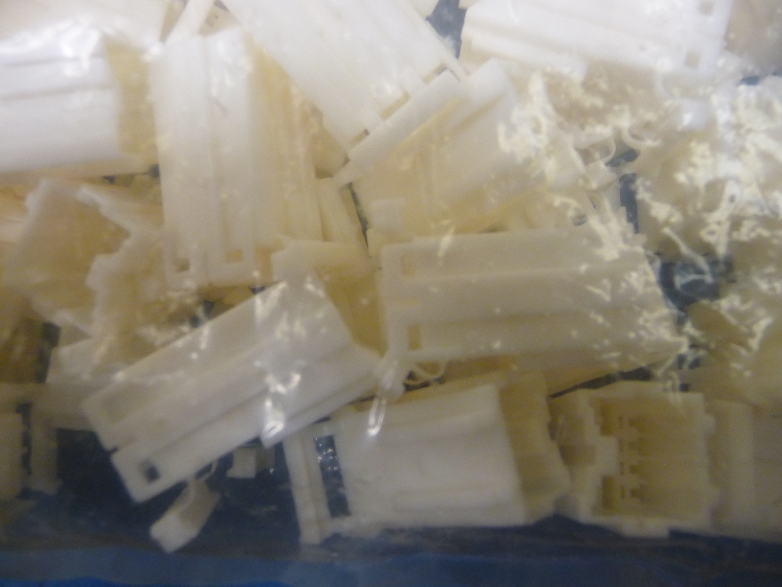 YAZAKI NORTH AMERICA 7122-8365 Qty of 45 per Lot SDL 6P MALE NAT CONNECTOR