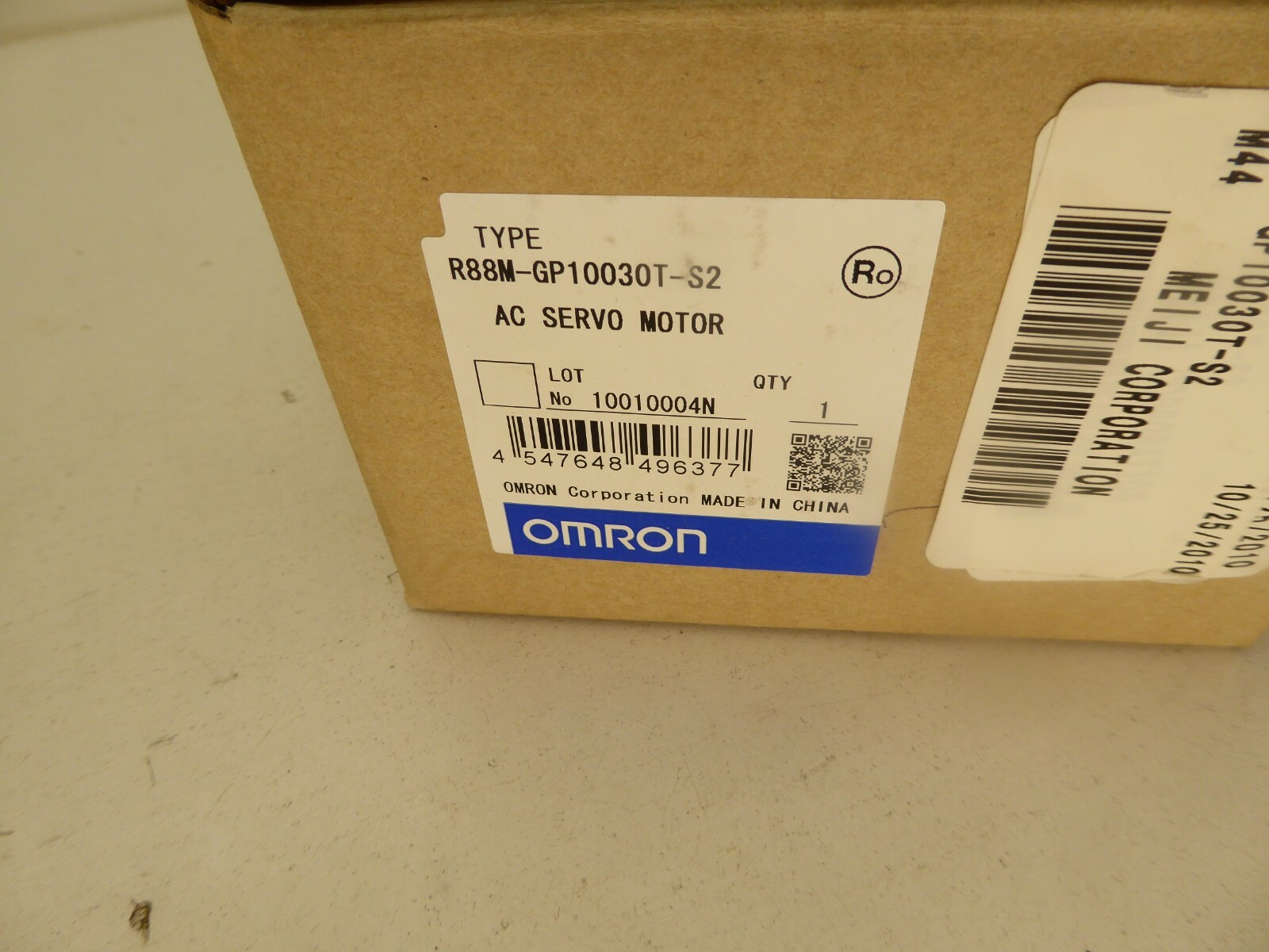 OMRON R88M-GP10030T-S2 Ac Servo Motor USA Seller NEW IN BOX