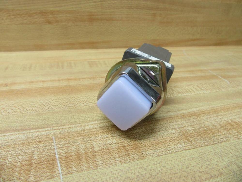 IDEC ULQN Izumi Push Button