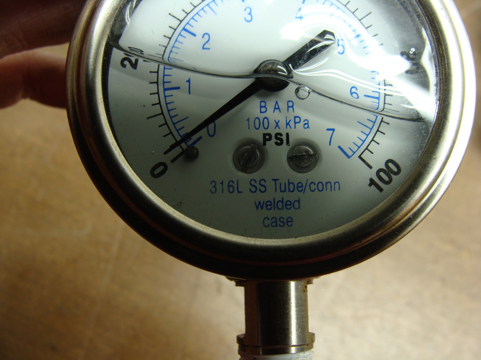 LOT OF 5 316 SS TUBE/CONN WELDED CASE 0-100 PSI 0-7 kPa LIQUID FILLED GAUGES