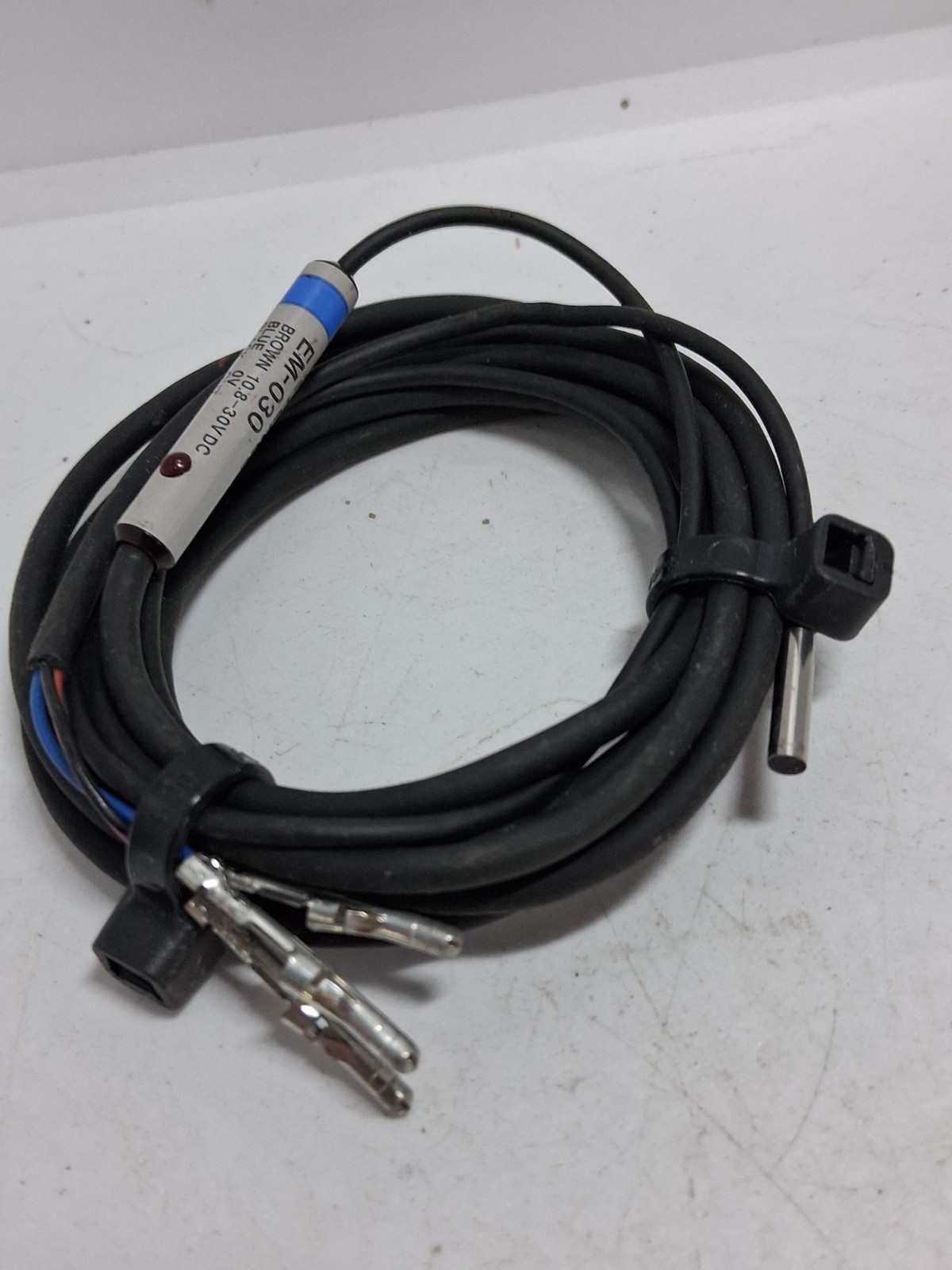 KEYENCE EM-030 PROXIMITY SWITCH 10.8-30VDC SHIELDED NO RED LED NPN NNB