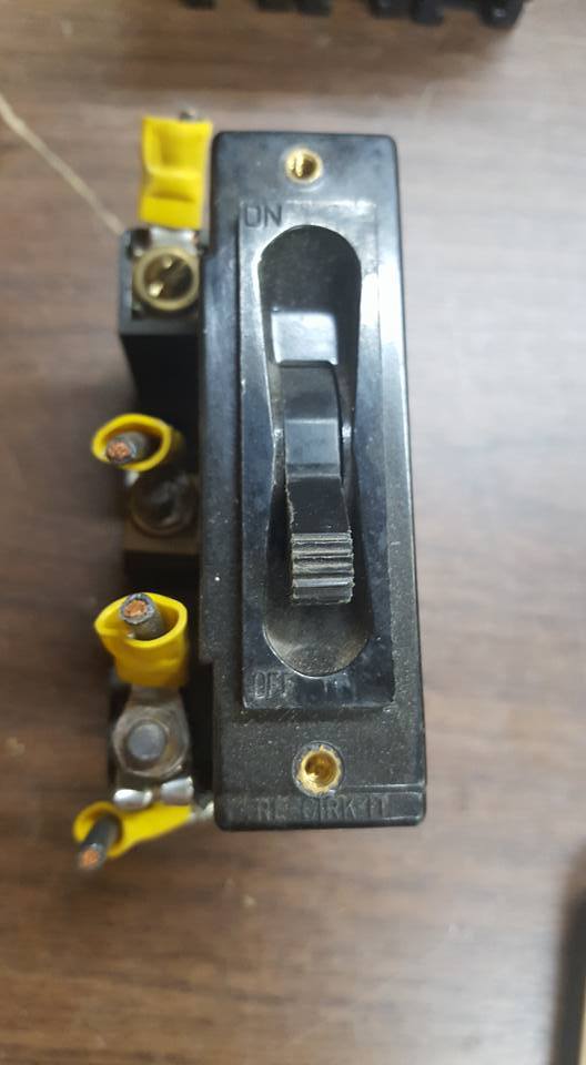 HEINEMANN 1-0100 CIRCUIT BREAKER W62
