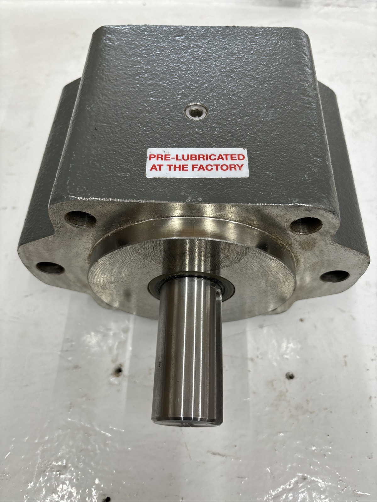 Zero-Max OHLA 800-01-P Overhung Load Adapter SAE C. 1.5” Male Keyed X 14T Spline