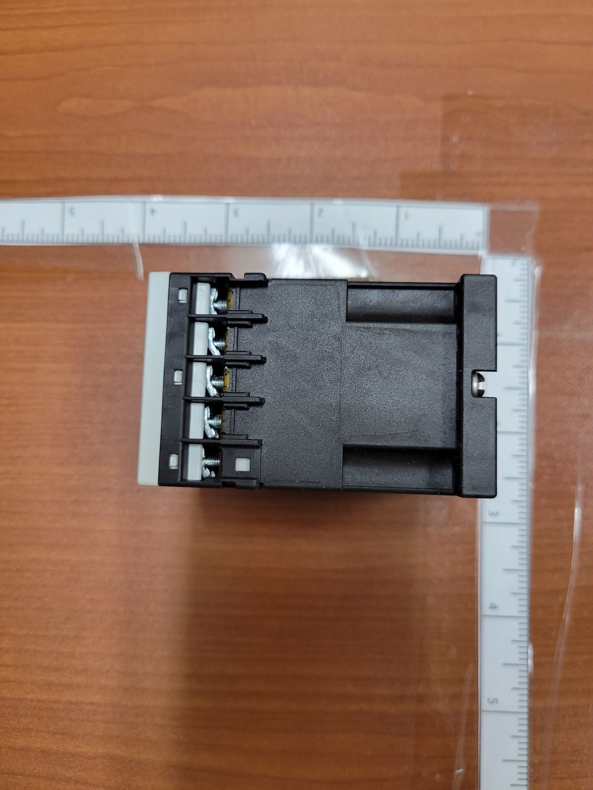 Siemens 3RT1516-1BB40 Contactor, 4 Pole, 9A, 24VDC Coil, 2NO/ 2NC, 4 kW – New