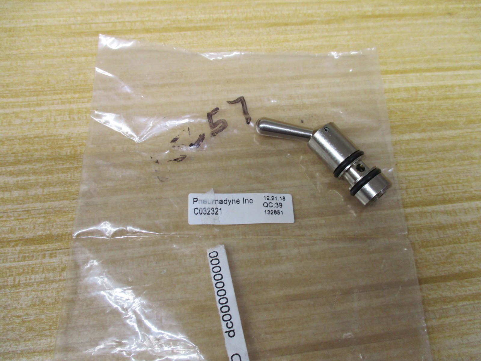 Pneumadyne C032321 Detented Toggle Cartridge Valve
