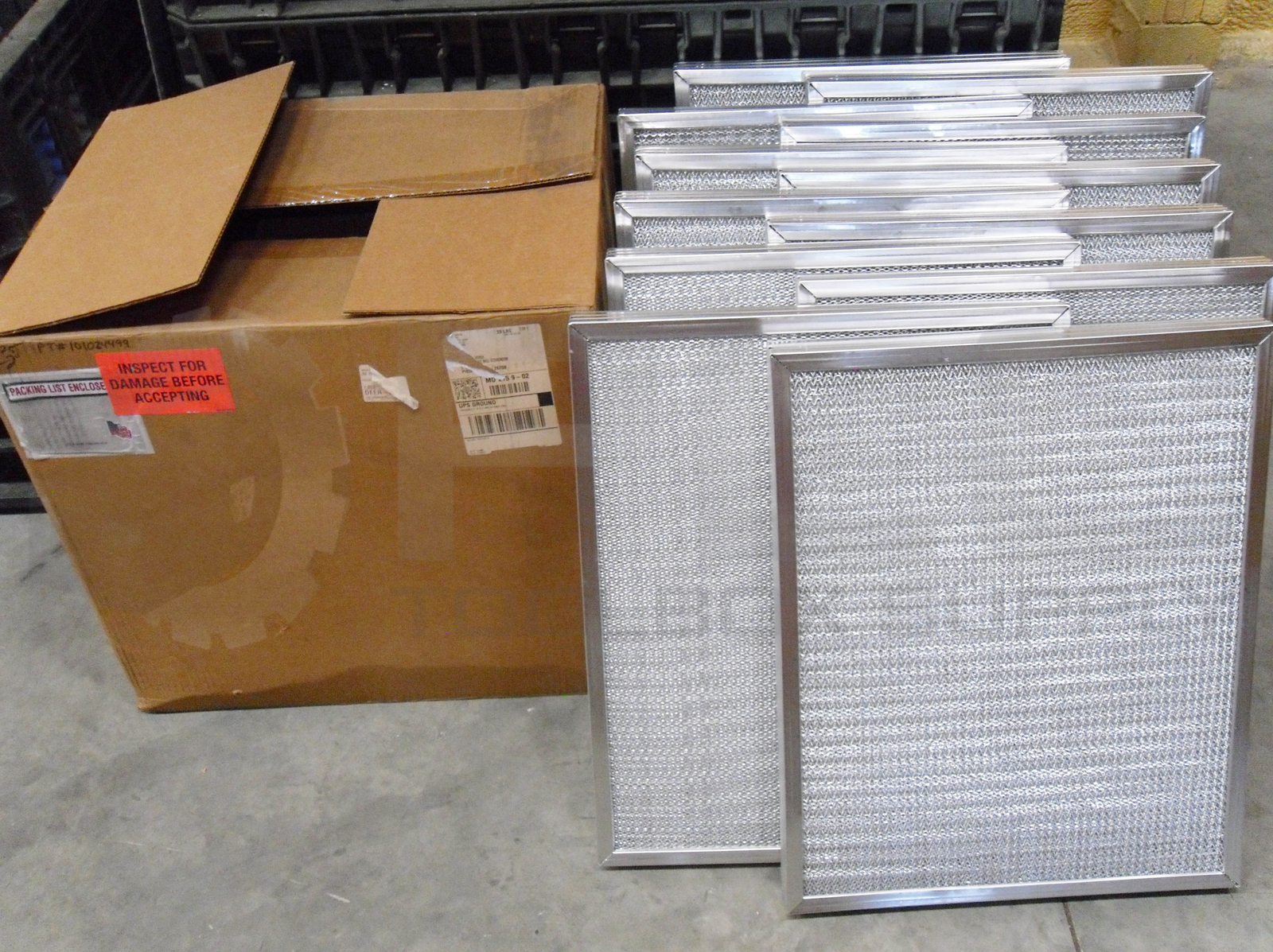 NEW BOX OF 12 101024499 AIR FILTERS 24-1/2X 19-1/2X1-3/4
