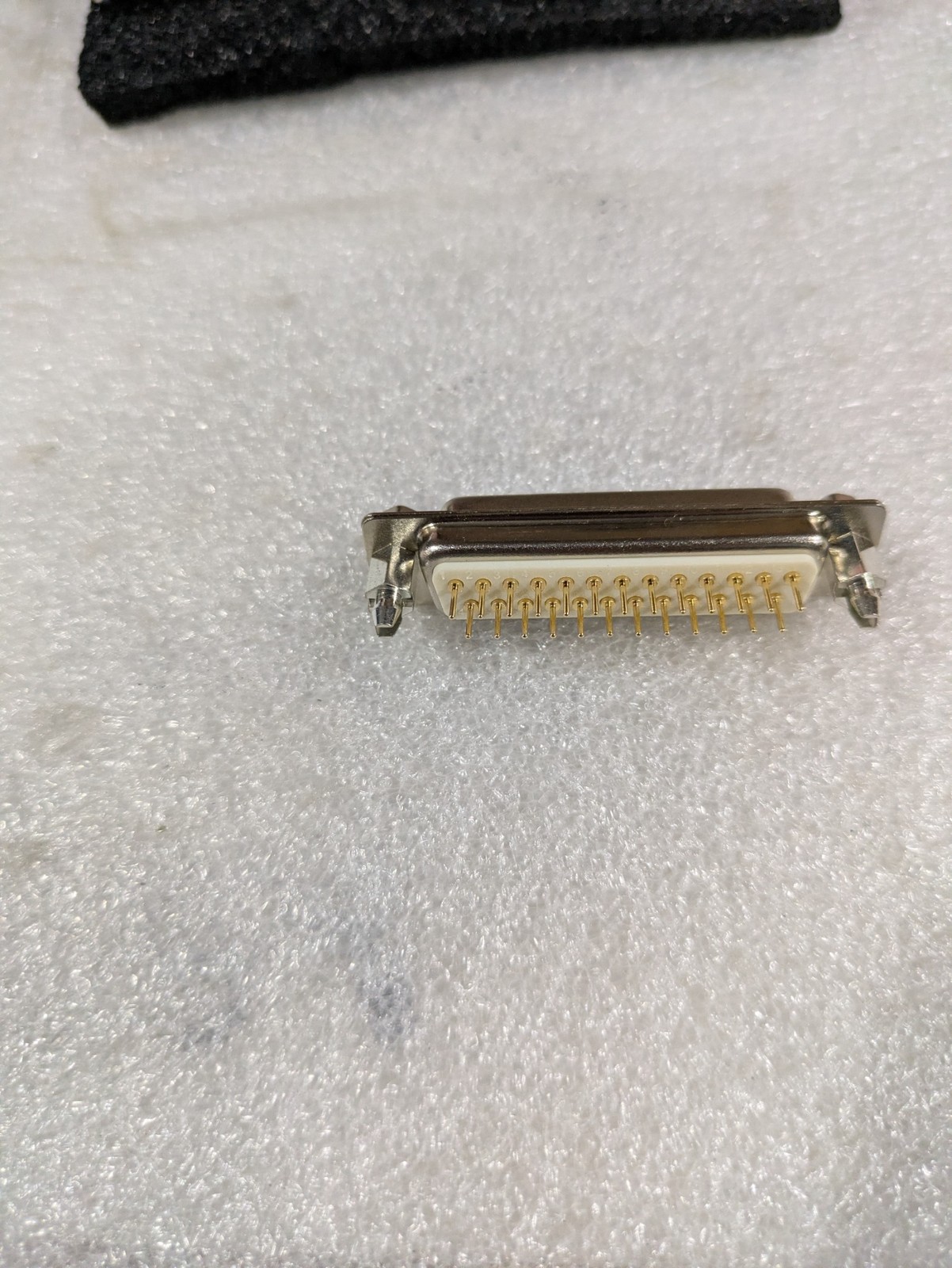 NorComp 172-E25-213R911 D-Sub DB25 Receptacle 25-Pin Panel Mount Solder 2/ORDER