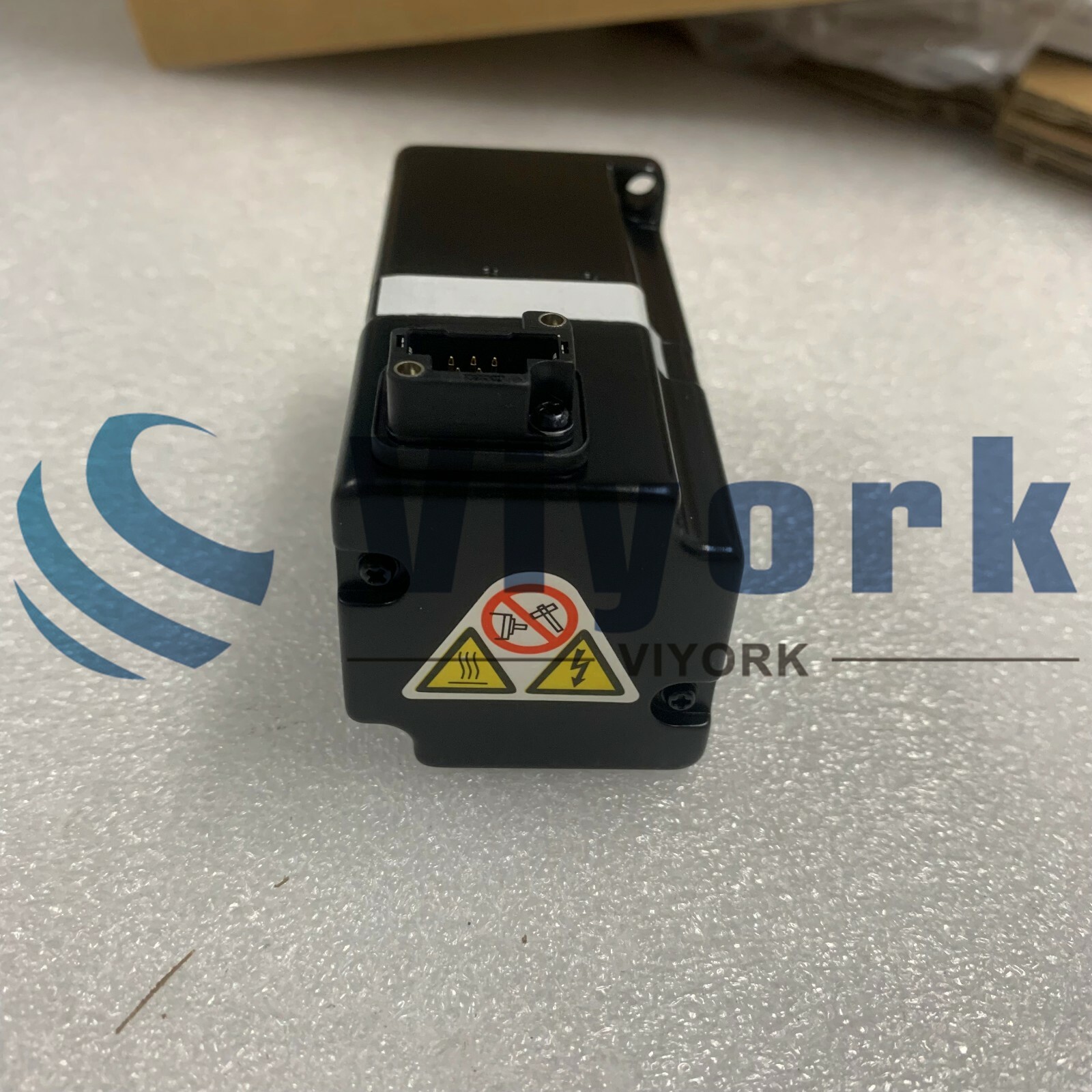Yaskawa SGMJV-01ADA21 AC SERVO MOTOR 100W 3000RPM 0.84A 0.318N.M NEW