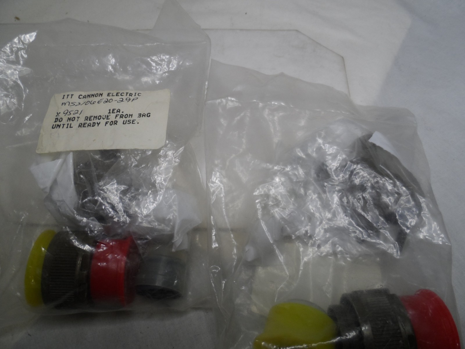 ITT CANNON MS3106E2029P CONNECTOR NEW IN BOX