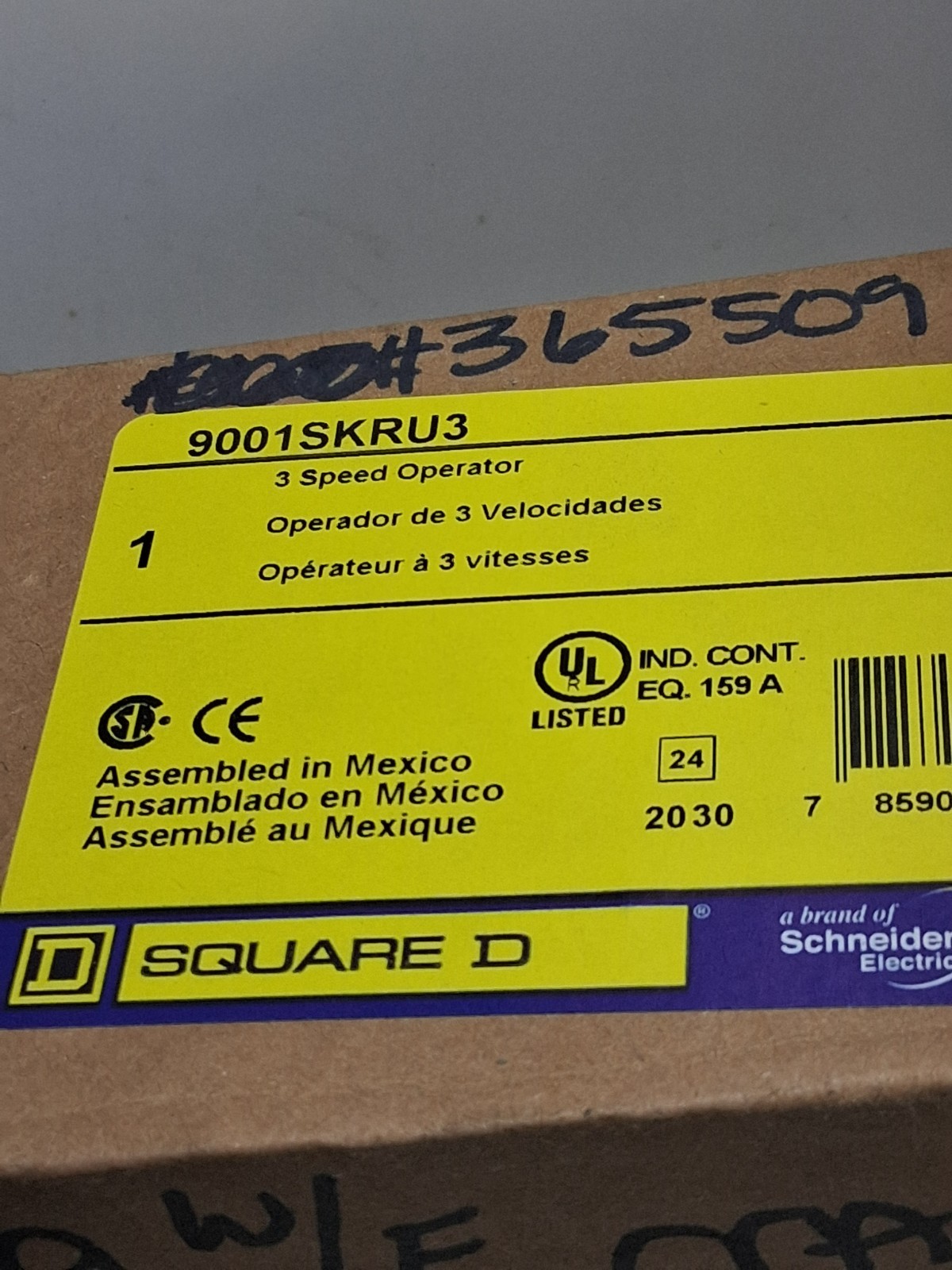 SQUARE D 9001SKRU3 DUAL PUSHBUTTON 3 SPEED OPERATOR 600VAC 10A SERIES E NIB