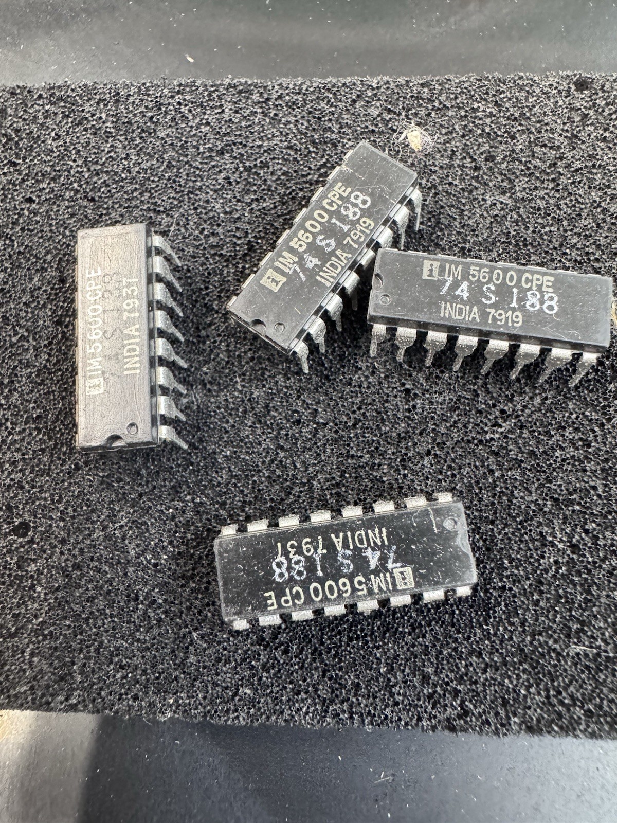 INTERSIL IM5600CPE Qty of 4 dual marked 74S188