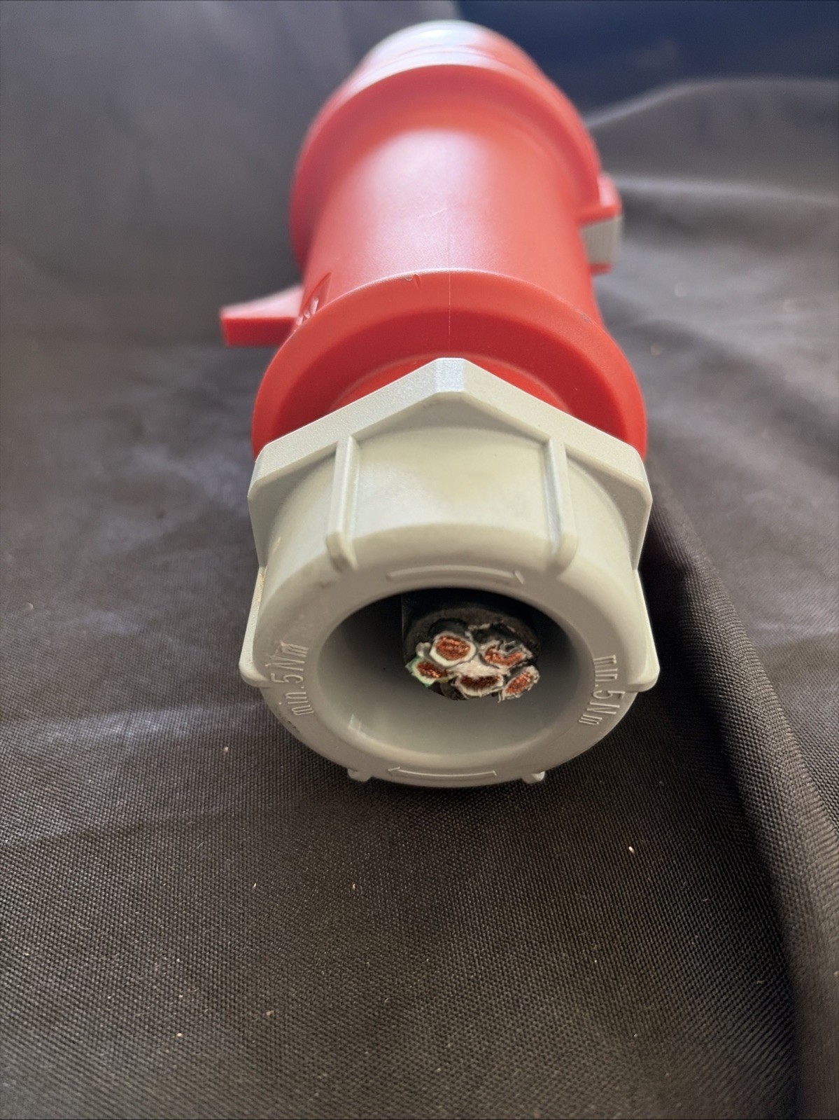 MENNEKES 32A 6H CONNECTOR PLUG 200/346V 240/415V 3P N
