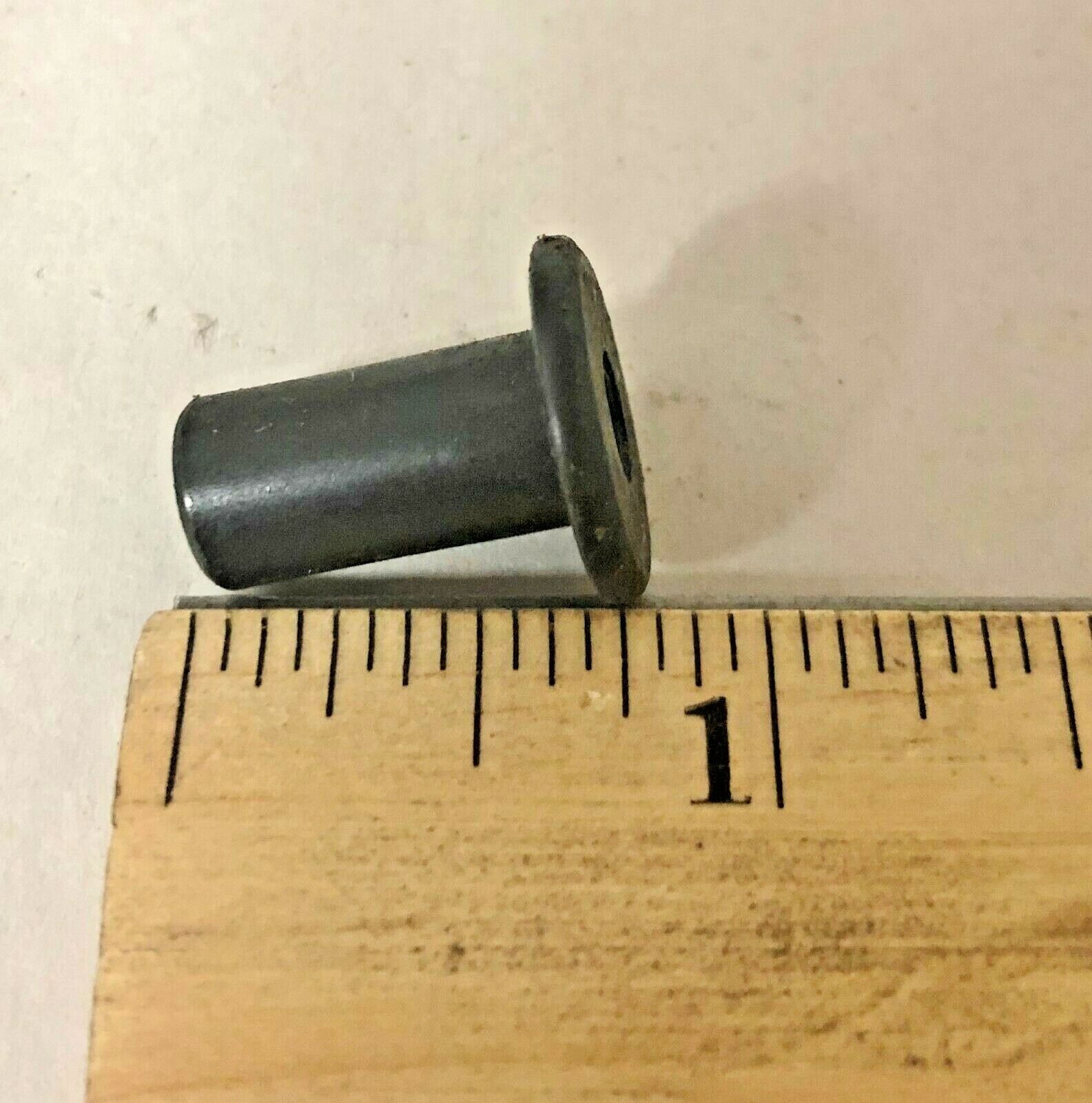 1/4″ Furniture Connector Cap Black Qty Lot of 350 # 9717